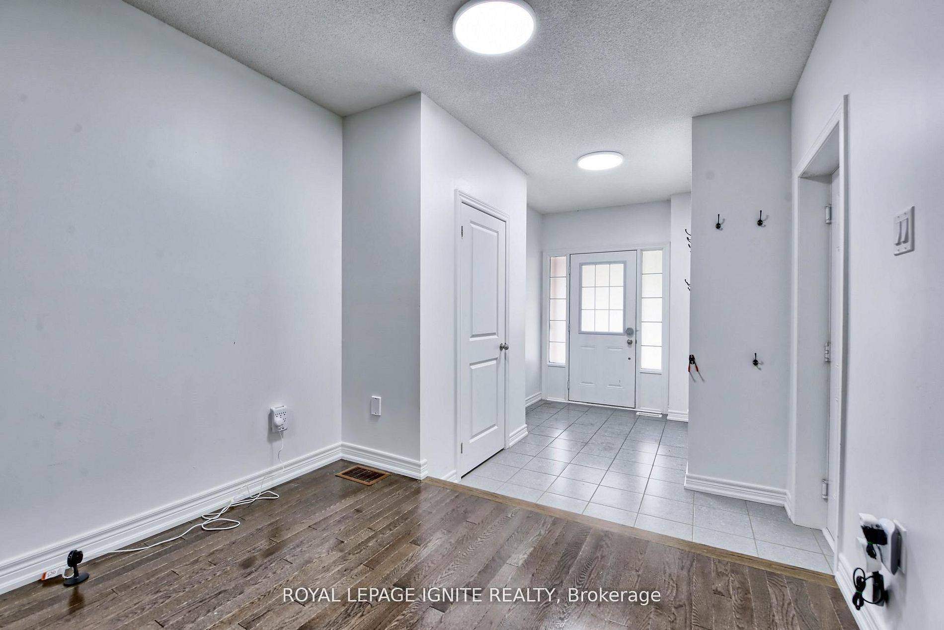 Brampton, ON L7A 5C3,25 Haymarket DR