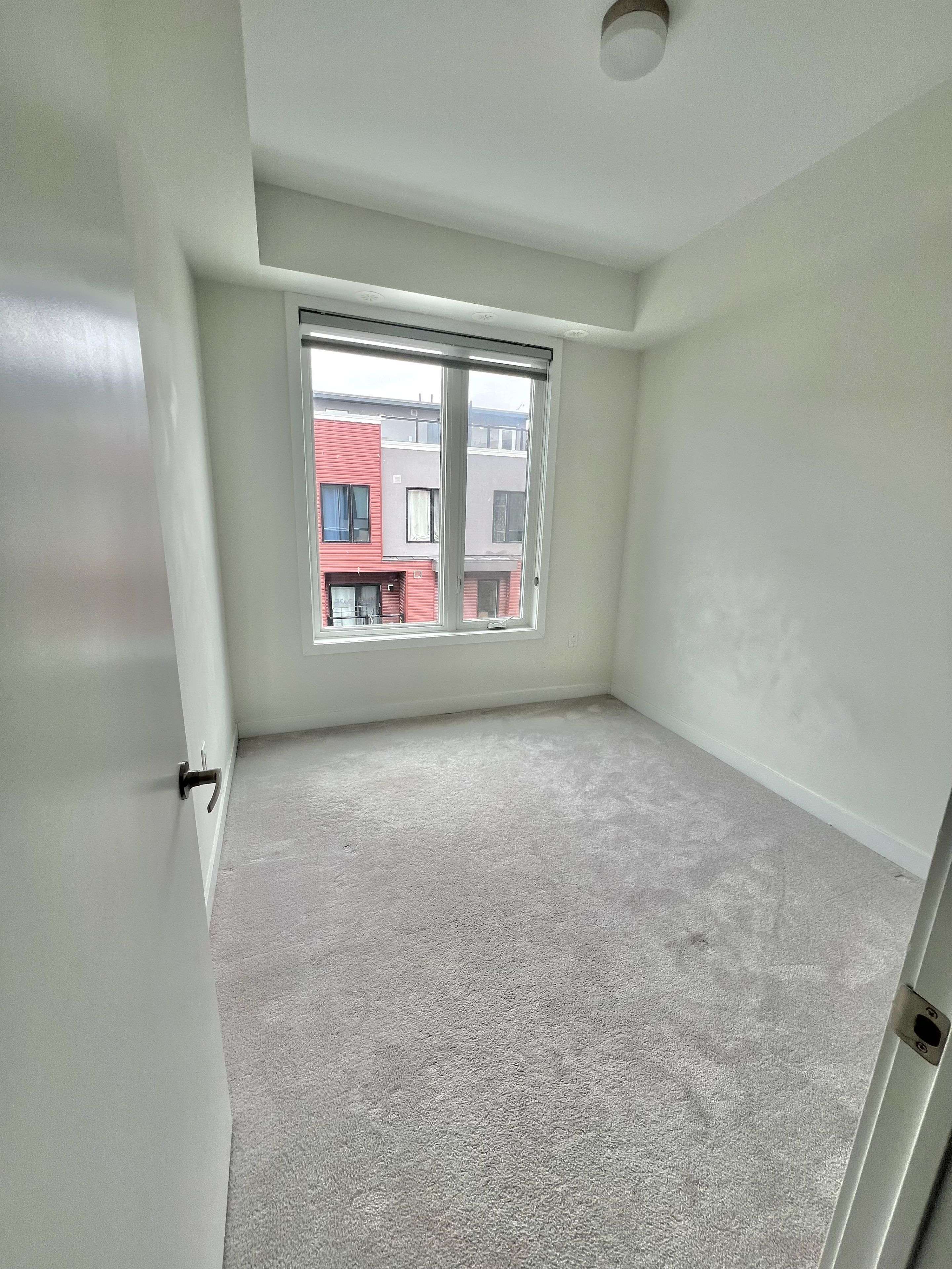 Mississauga, ON L5L 0C1,3550 Colonial DR #32