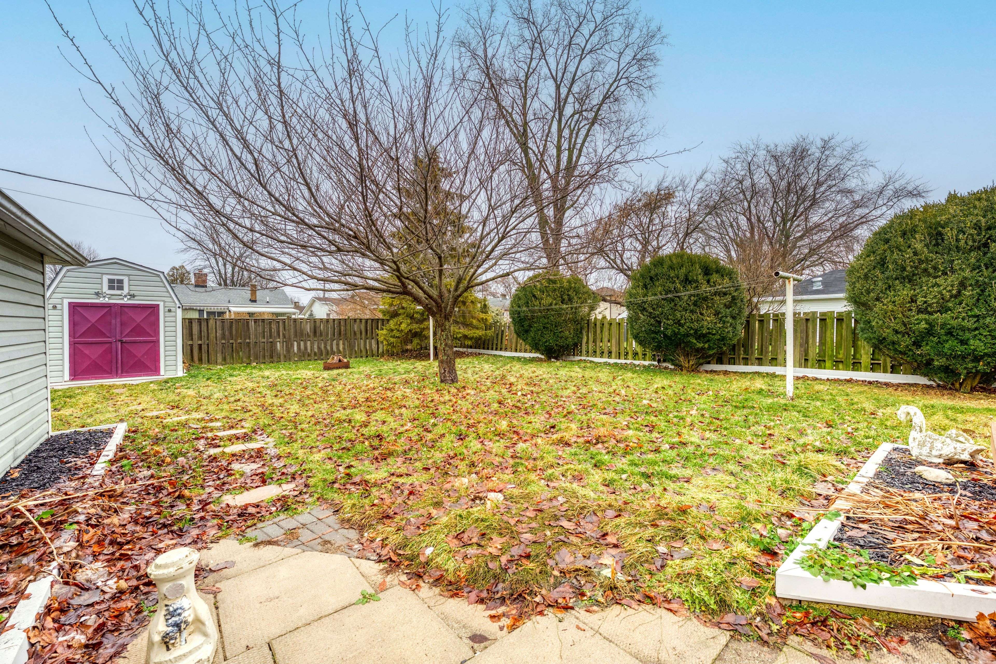 Point Edward, ON N7V 1A9,704 Houser ST