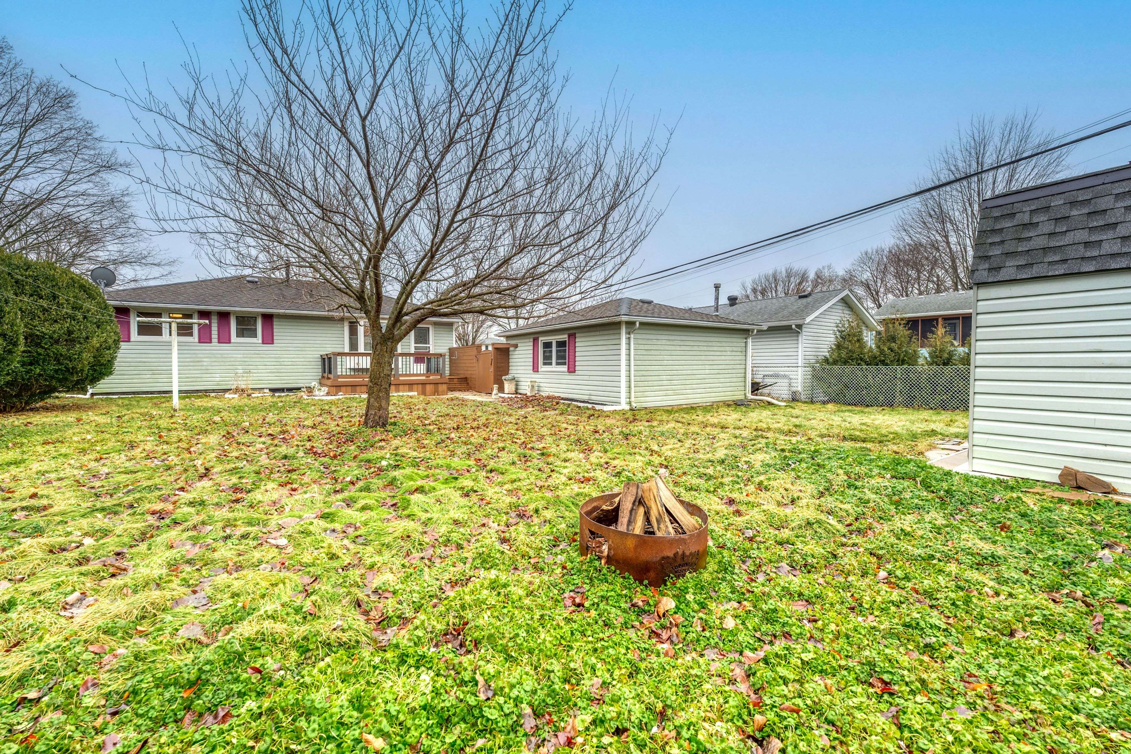 Point Edward, ON N7V 1A9,704 Houser ST