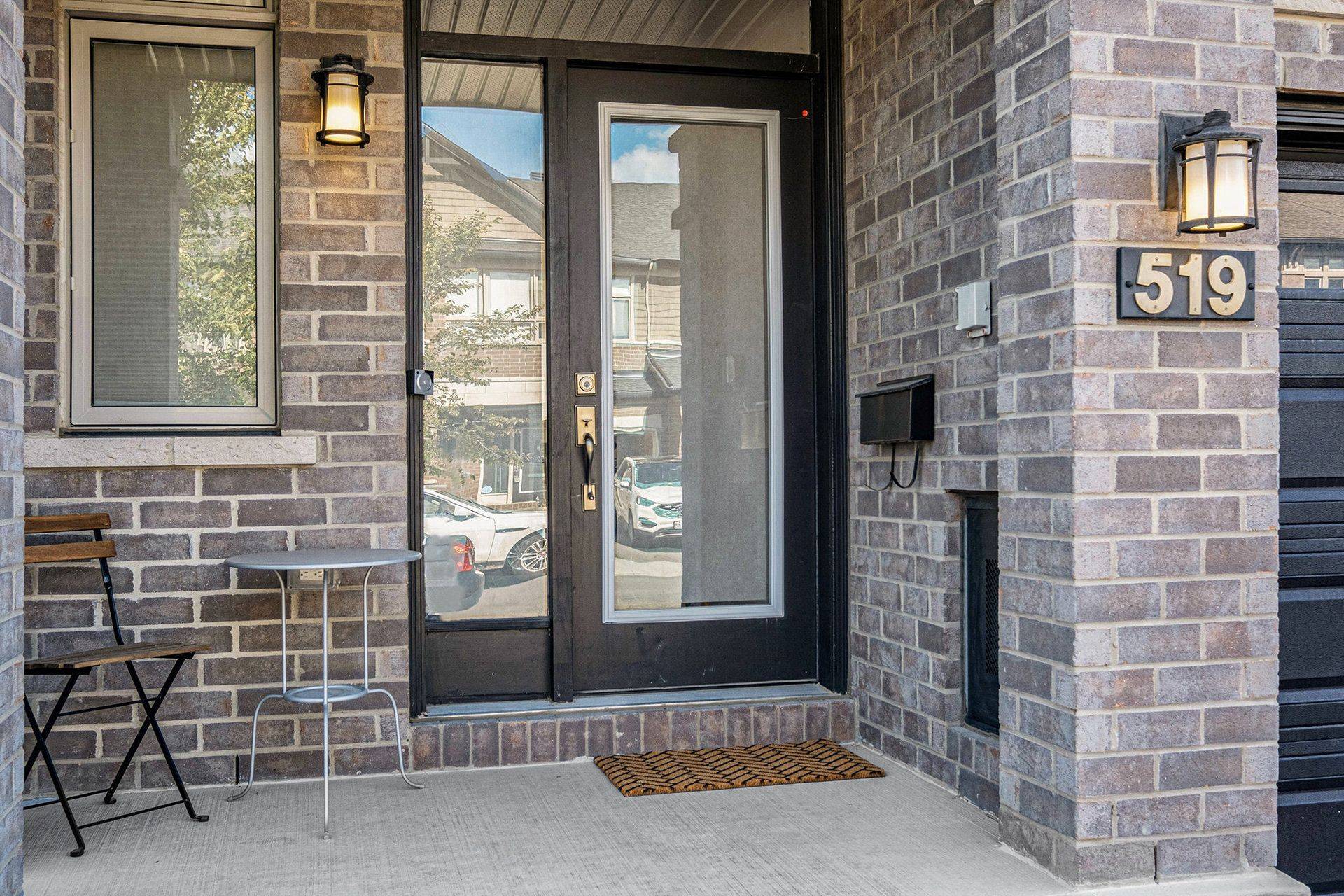 Stittsville - Munster - Richmond, ON K2V 0M7,519 Triangle ST