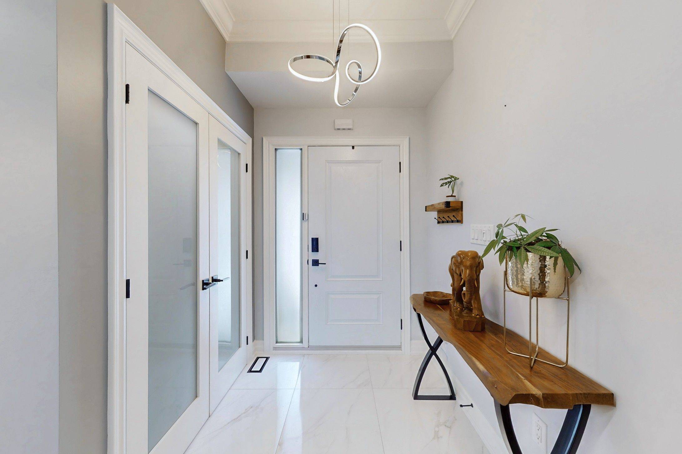 Toronto W10, ON M9V 2N4,76 Alhart DR