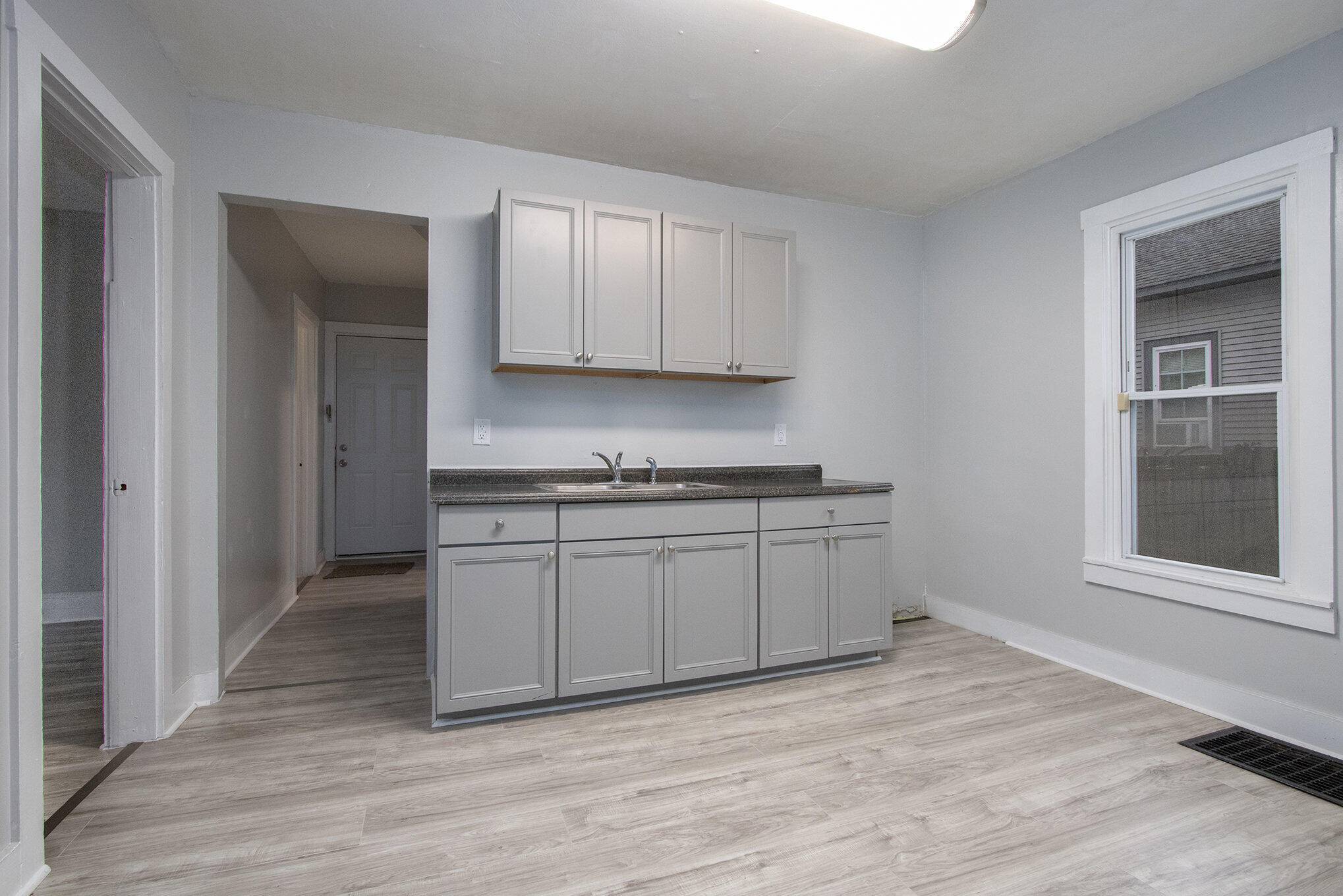 Benton Harbor, MI 49022,596 Superior ST