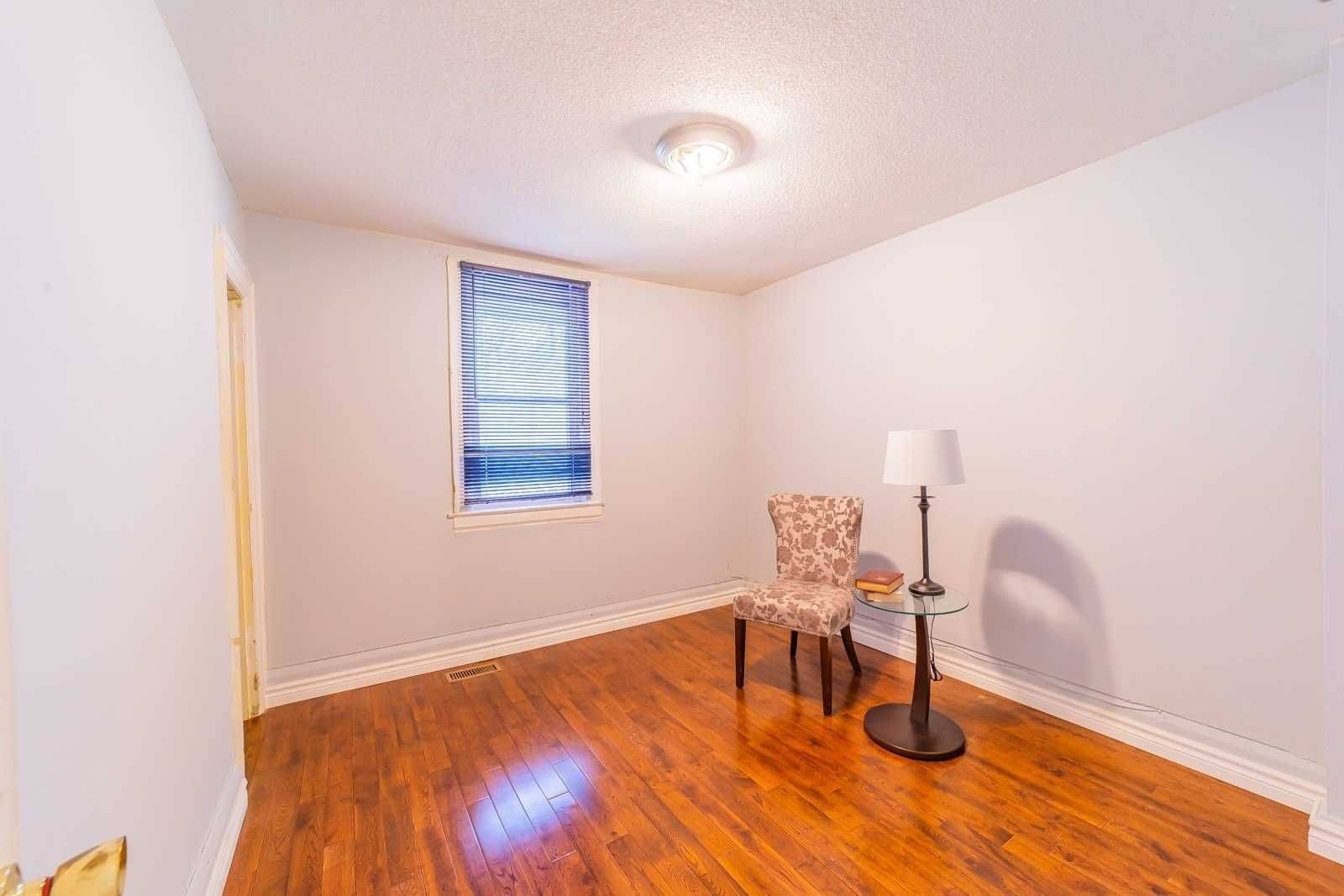 Toronto E08, ON M1M 1M1,2609 Kingston RD #Main Fl