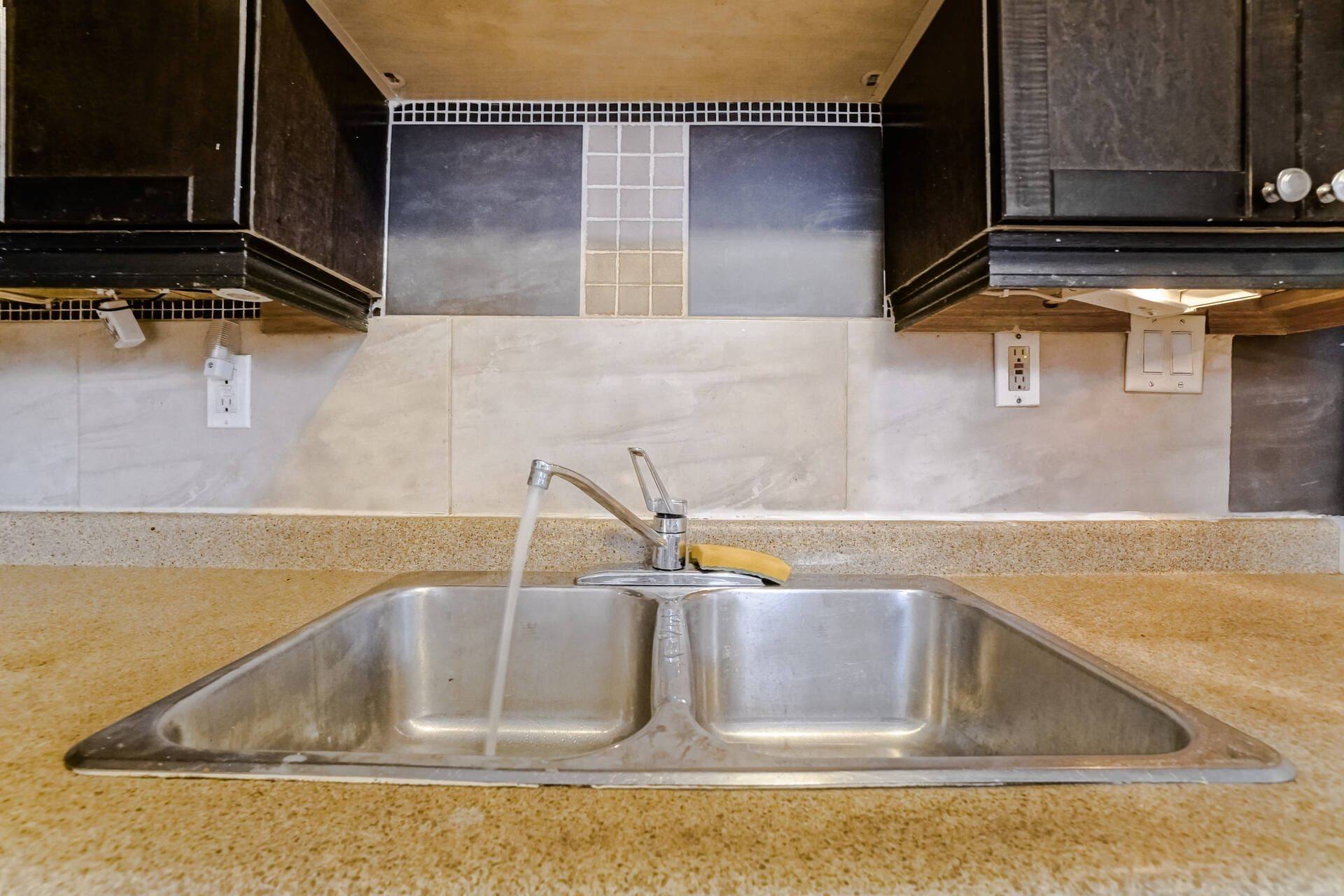 Toronto E08, ON M1M 1M1,2609 Kingston RD #Main Fl