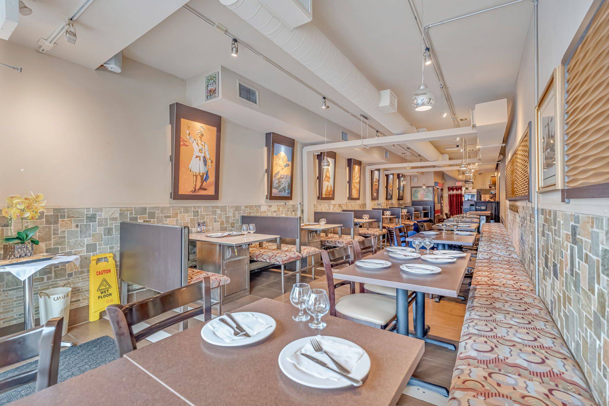 Toronto E01, ON M4K 1P1,471 Danforth AVE