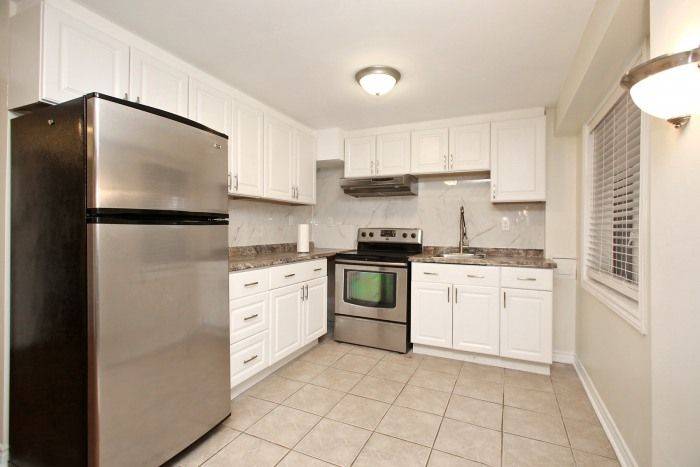 Oshawa, ON L1K 0L9,1646 Quail Run DR