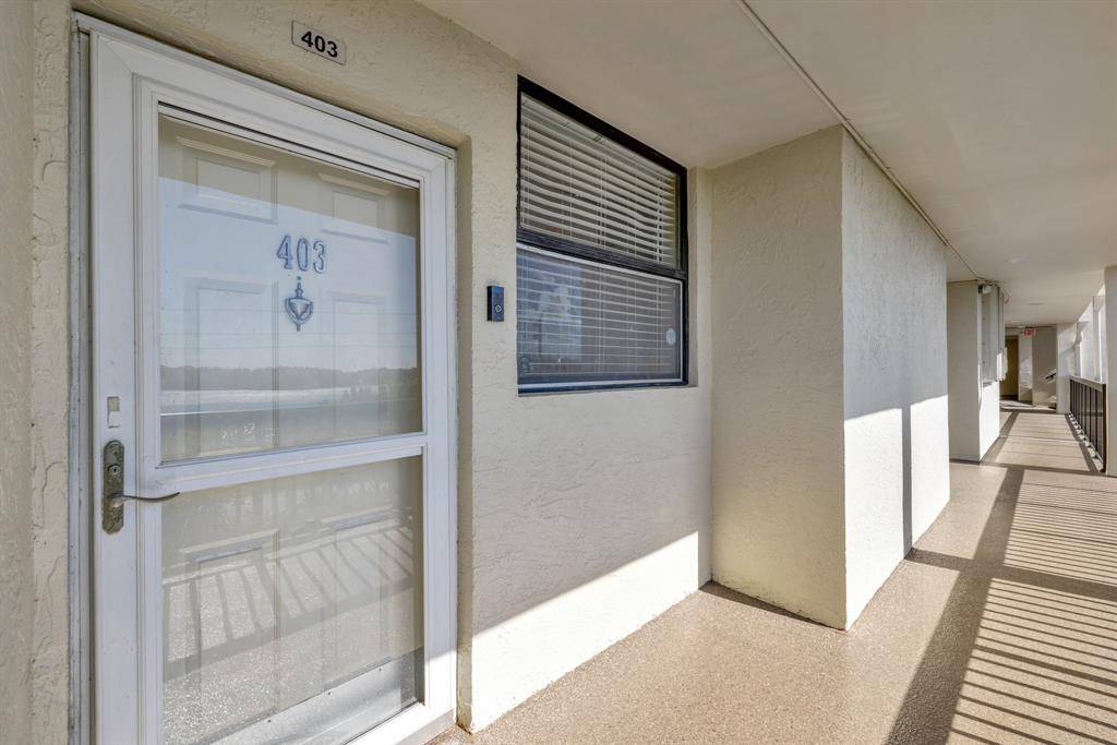 Oakland Park, FL 33309,115 Lake Emerald Dr #403