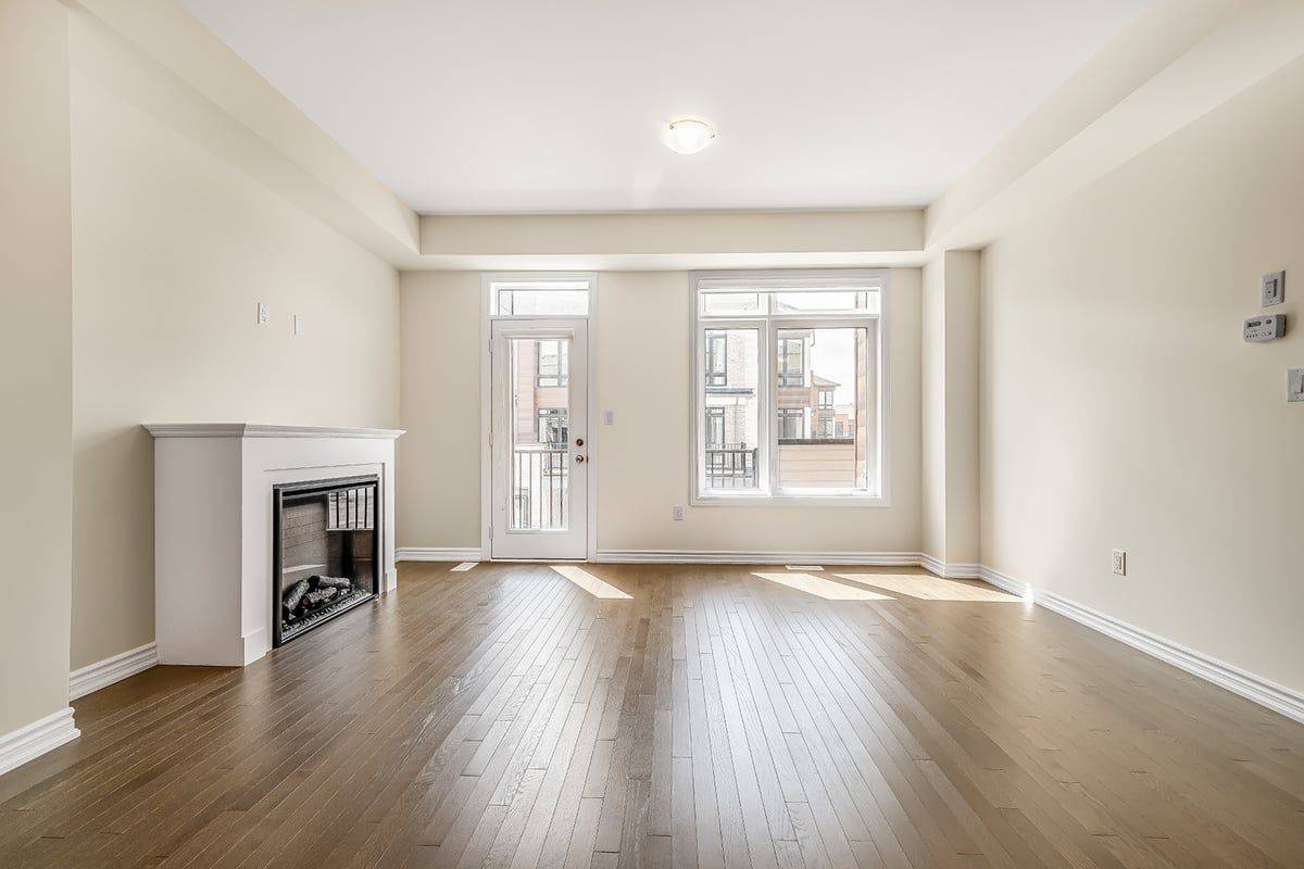 Aurora, ON L4G 4A9,19 Gunton ST