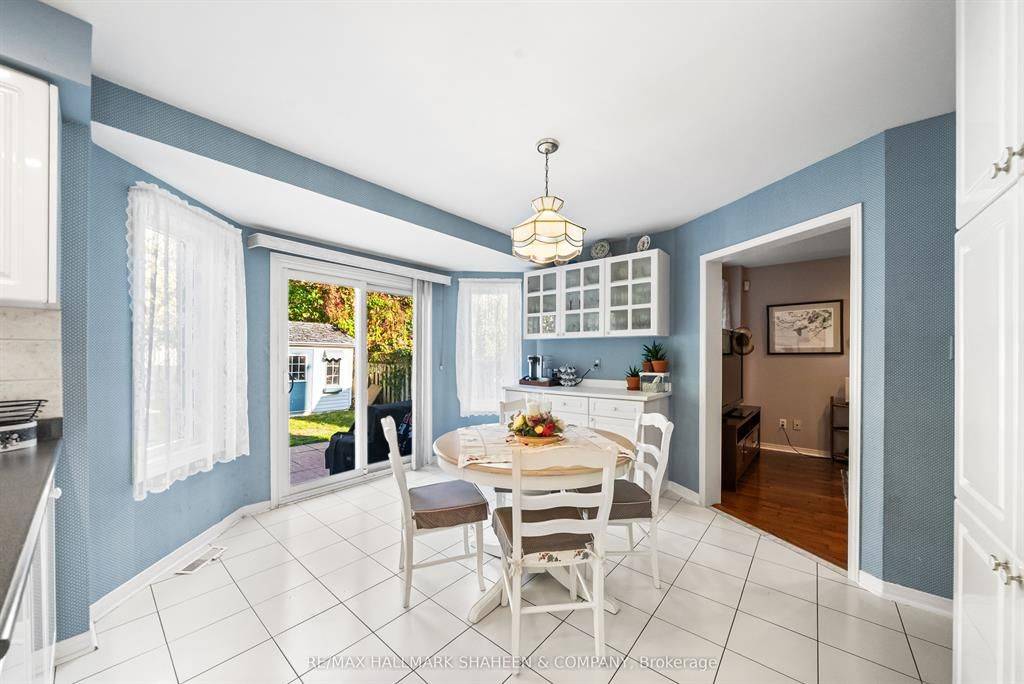 Newmarket, ON L3Y 8H6,493 Blackstock RD