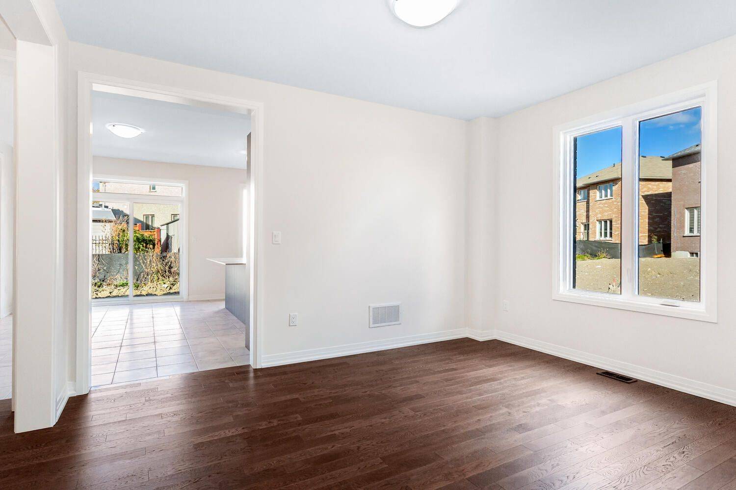 Brampton, ON L6P 4R7,8 Boswell DR