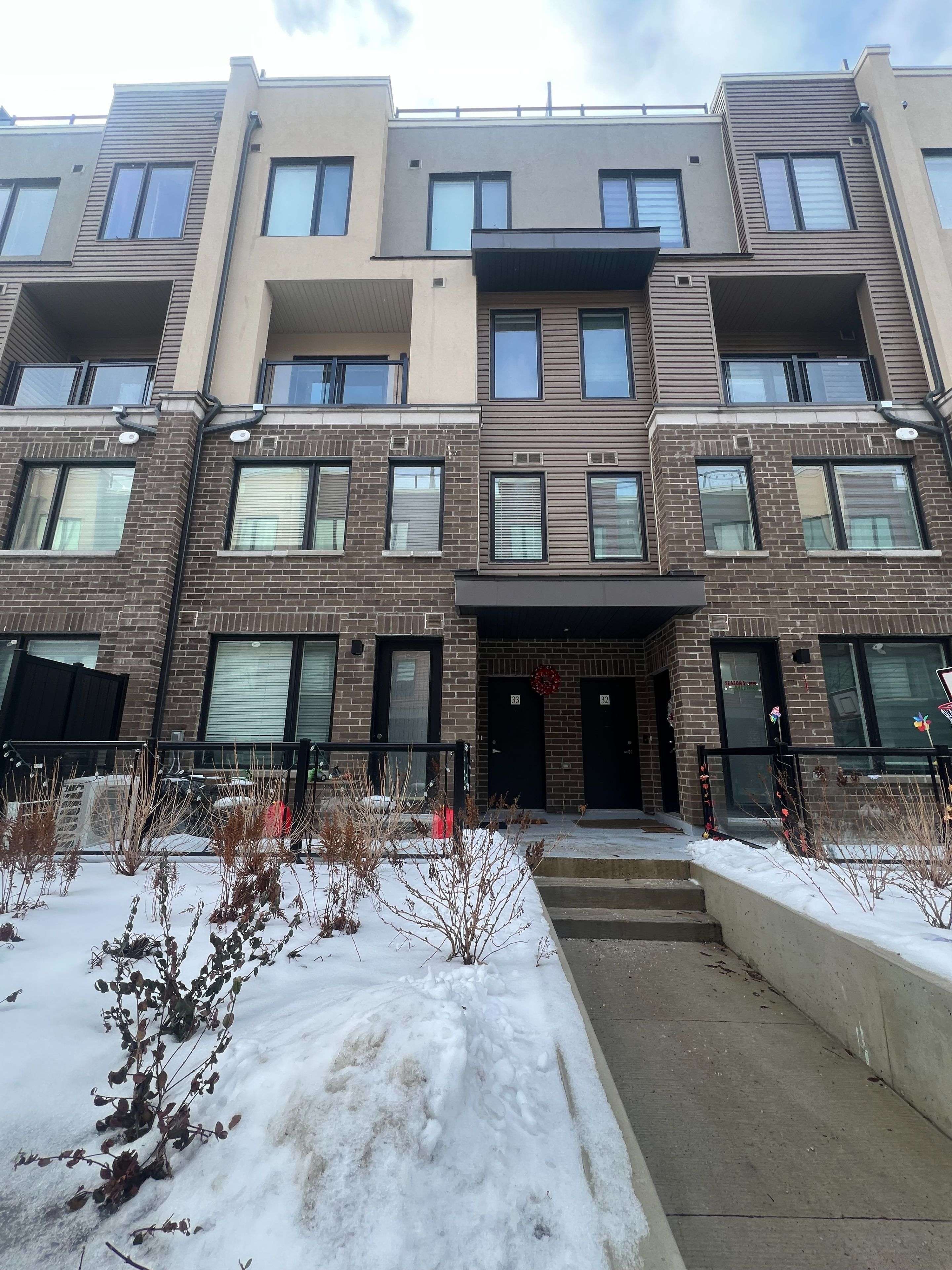 Mississauga, ON L5L 0C1,3550 Colonial DR #32