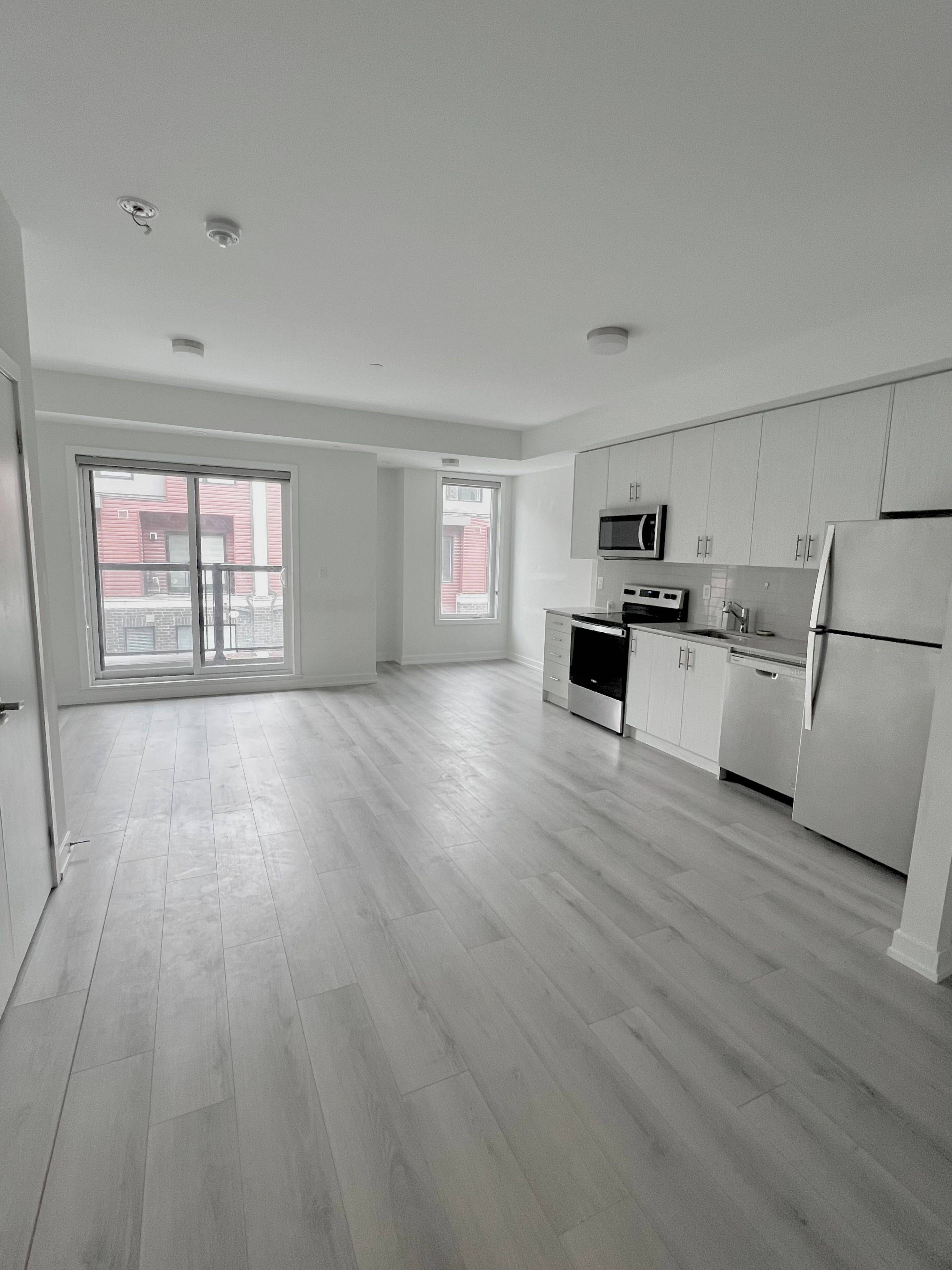 Mississauga, ON L5L 0C1,3550 Colonial DR #32