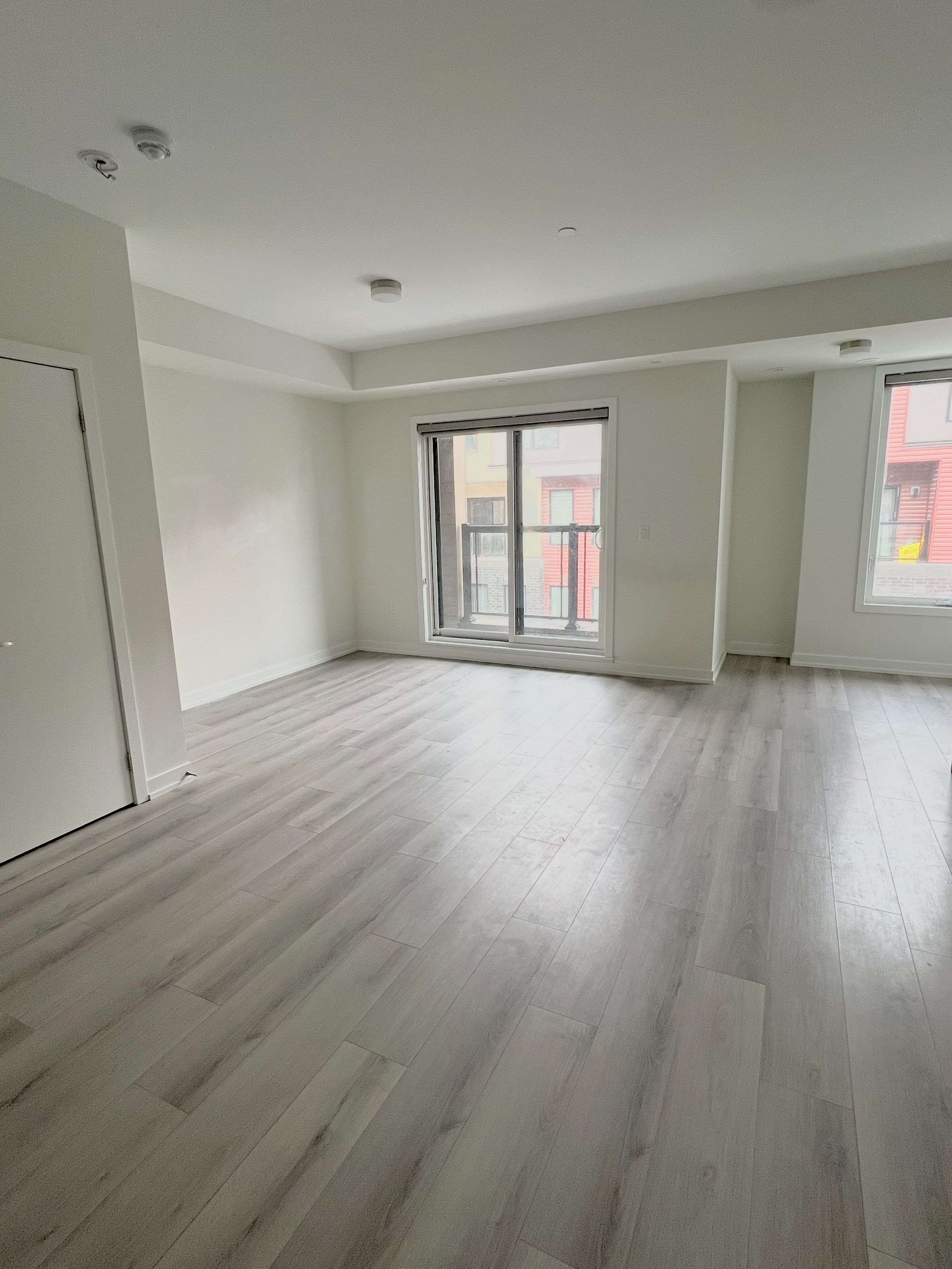 Mississauga, ON L5L 0C1,3550 Colonial DR #32