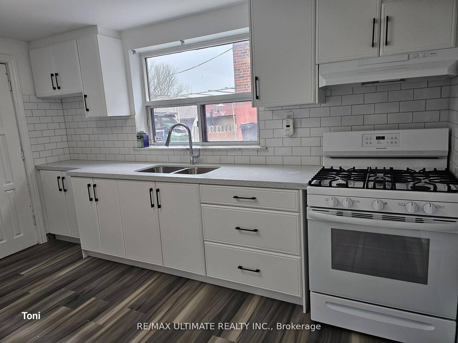 Toronto W04, ON M6M 2N9,55 Gotham CT #Lower