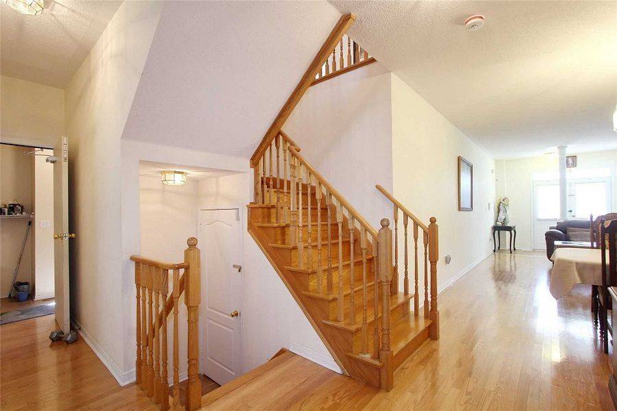 Brampton, ON L6R 0J7,45 Iceberg TRL