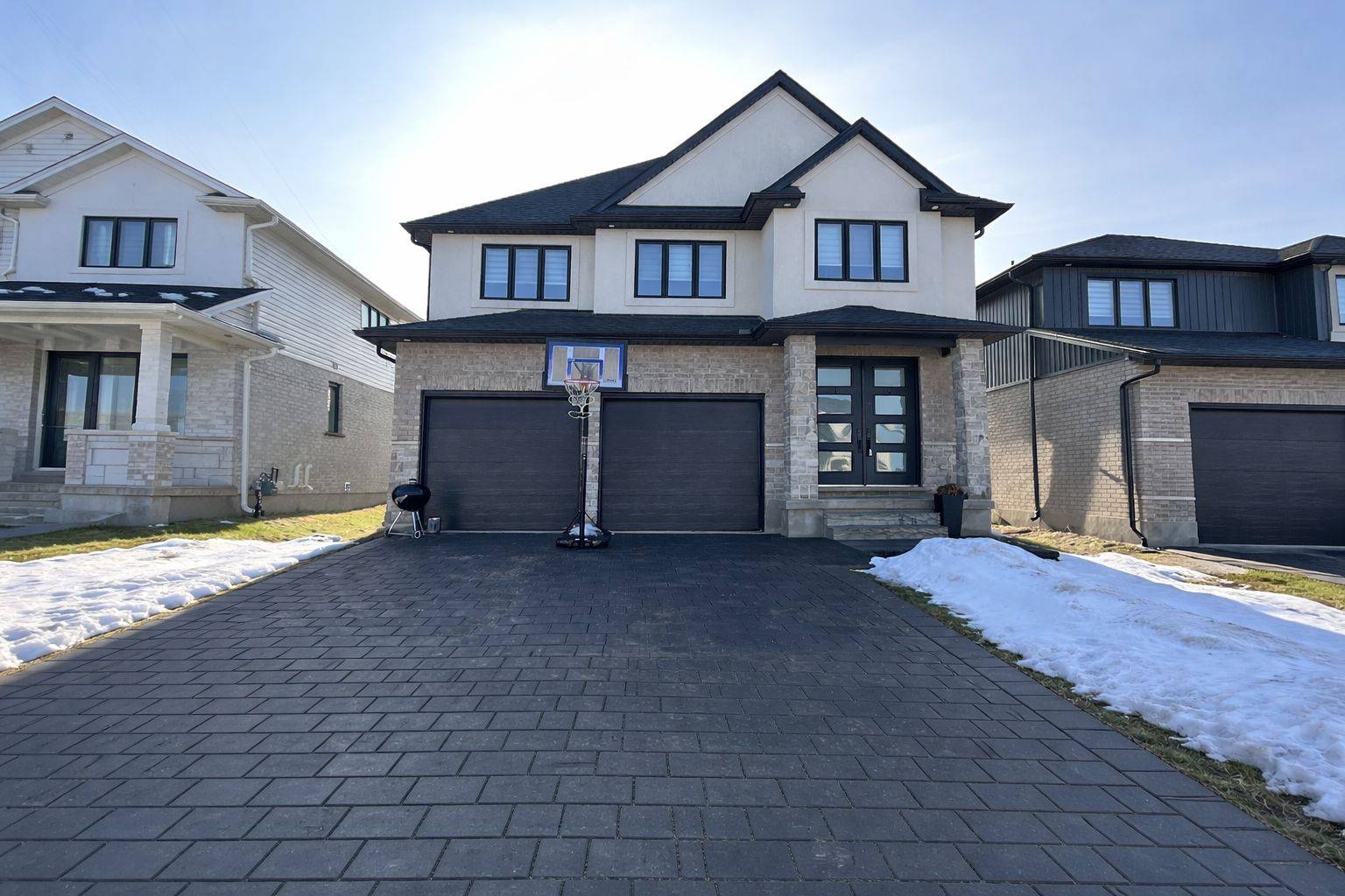 London South, ON N6K 4P9,1919 Fountain Grass DR