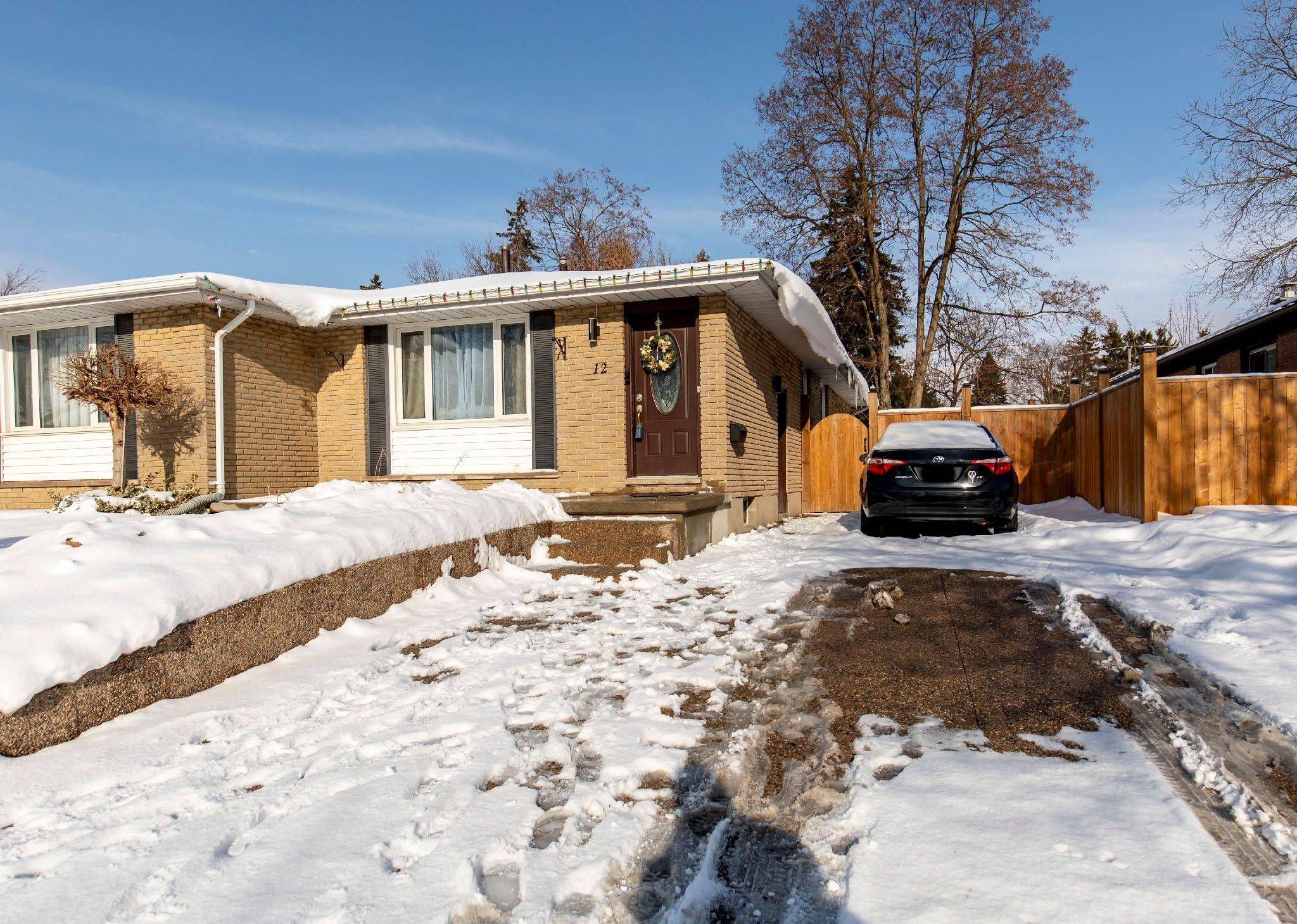 London East, ON N5V 1A9,12 Noel AVE