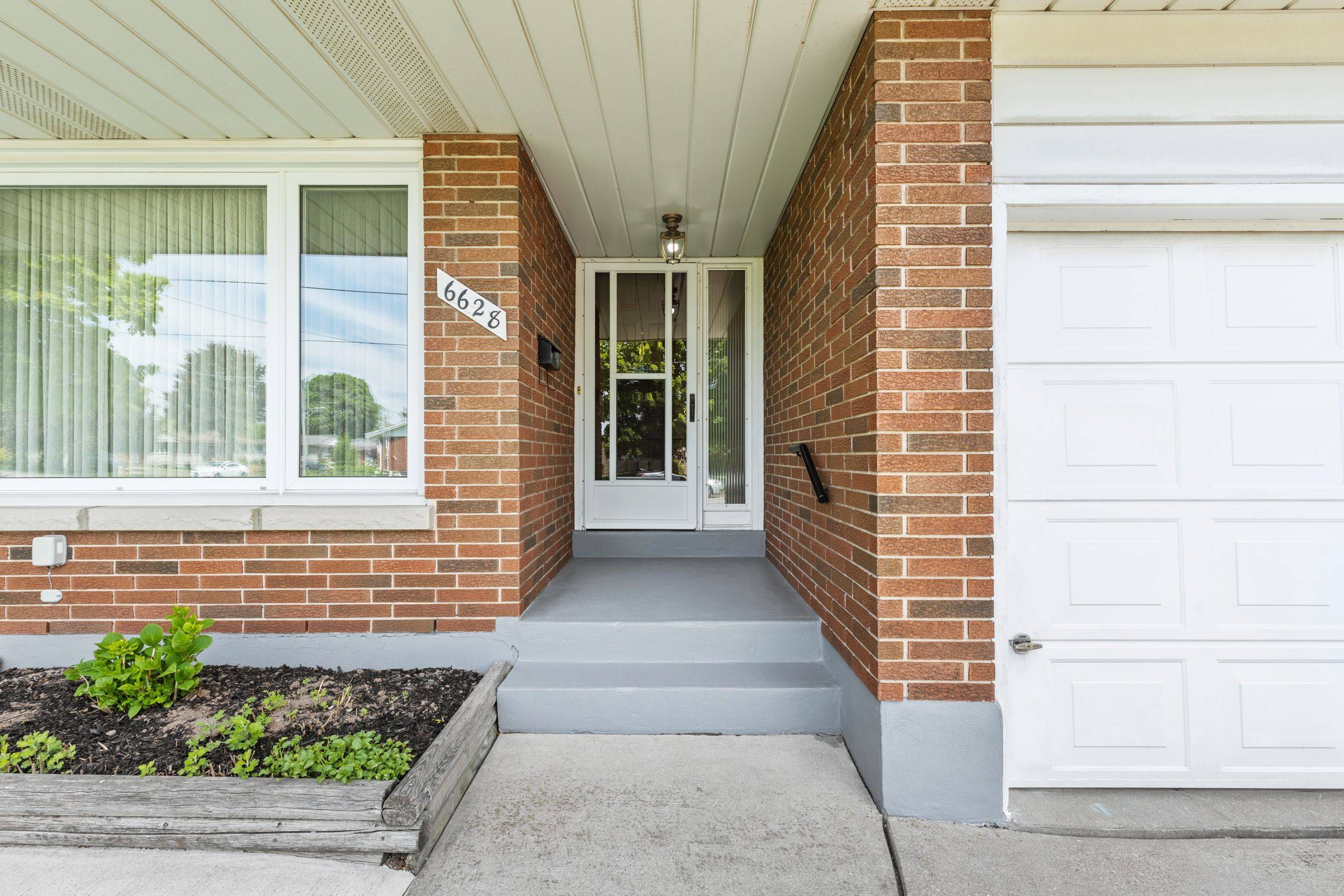 Niagara Falls, ON L2G 5E7,6628 Argyll CRES