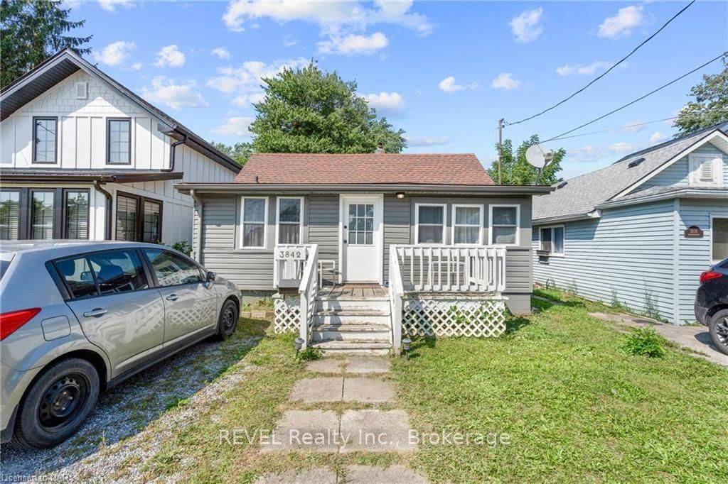 Fort Erie, ON L0S 1B0,3842 Roxborough AVE