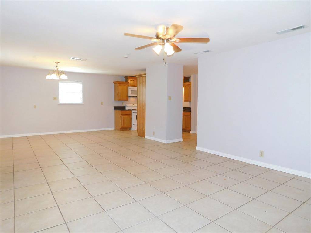 Denton, TX 76209,714 N Ruddell Street