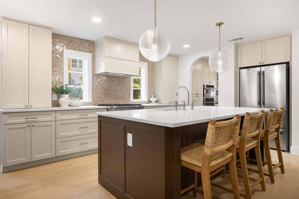 Dallas, TX 75238,9628 Dartridge Drive