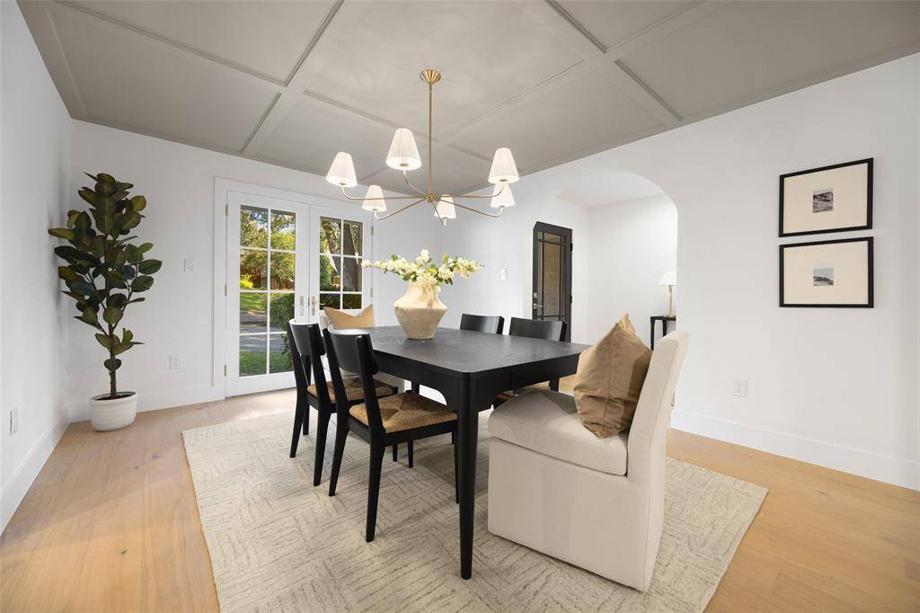 Dallas, TX 75238,9628 Dartridge Drive