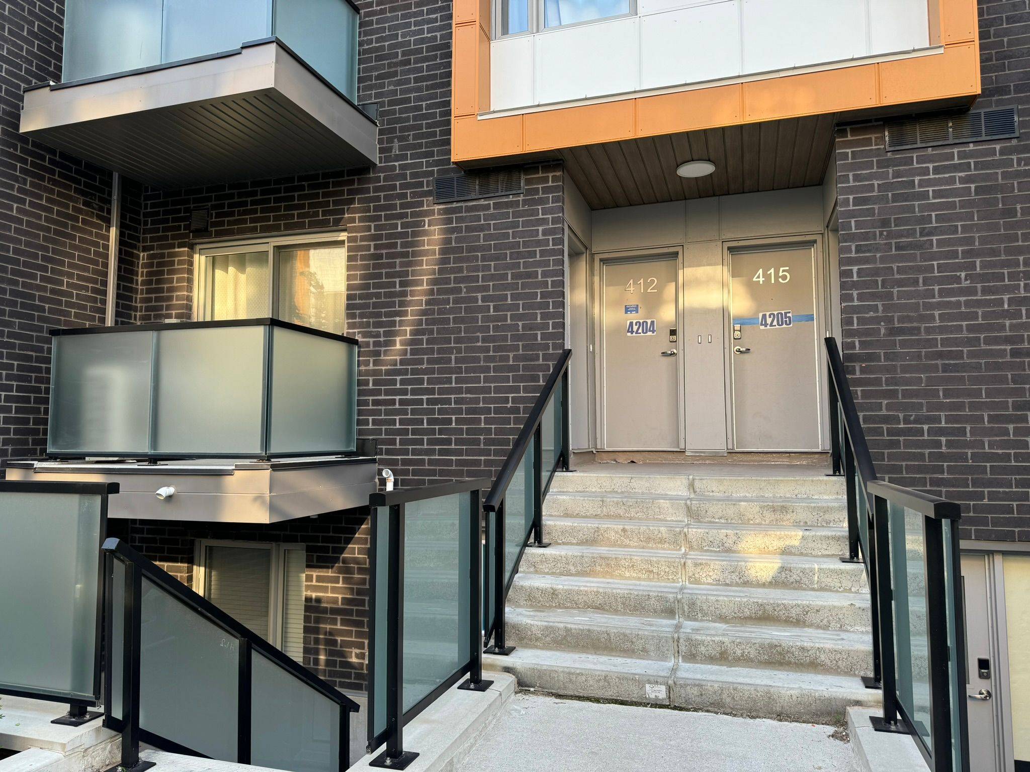 Toronto E08, ON M1J 2E1,2789 Eglinton AVE E #412