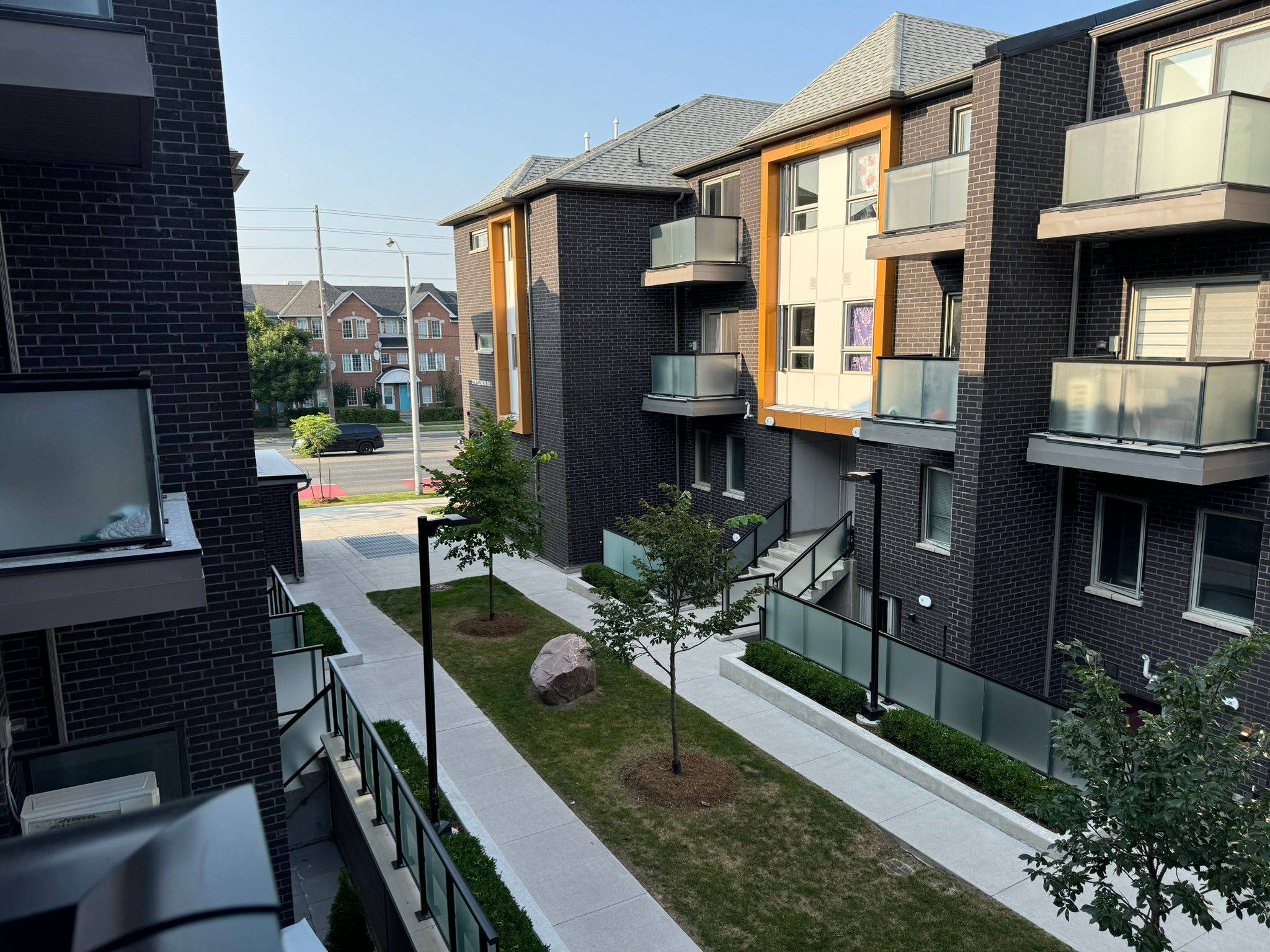 Toronto E08, ON M1J 2E1,2789 Eglinton AVE E #412