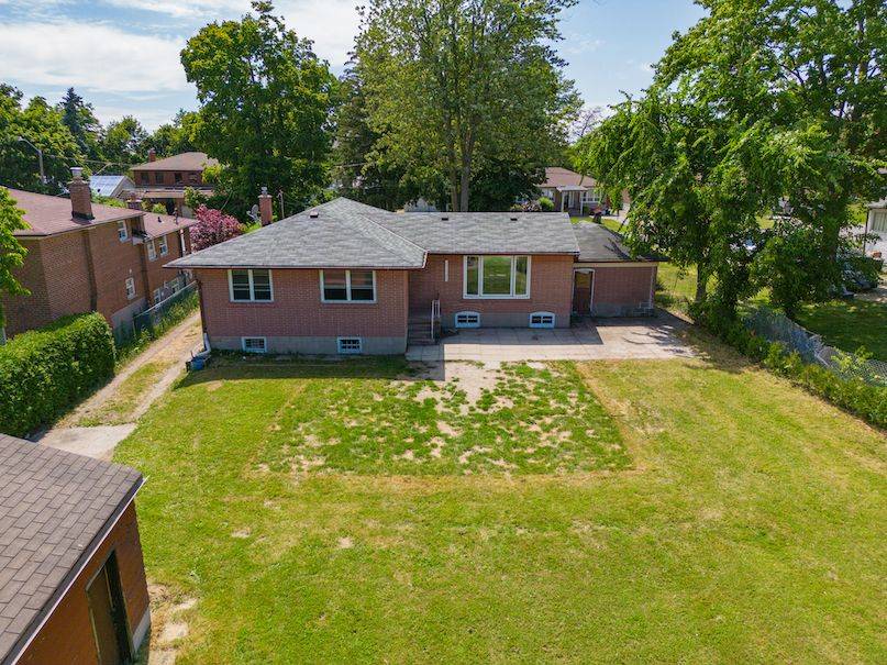 Richmond Hill, ON L4C 1W7,227 Church ST S