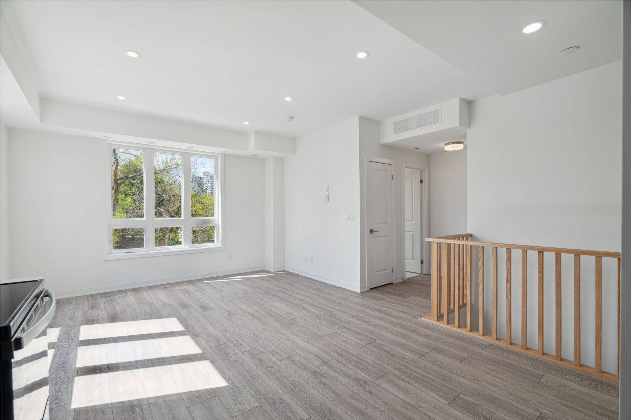 Mississauga, ON L4W 0G6,4045 Hickory DR #19