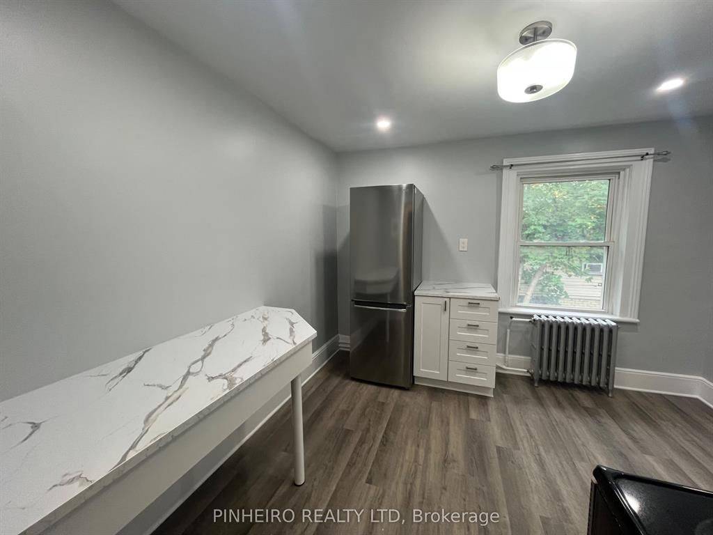 London East, ON N6A 2T2,611 Talbot ST #2