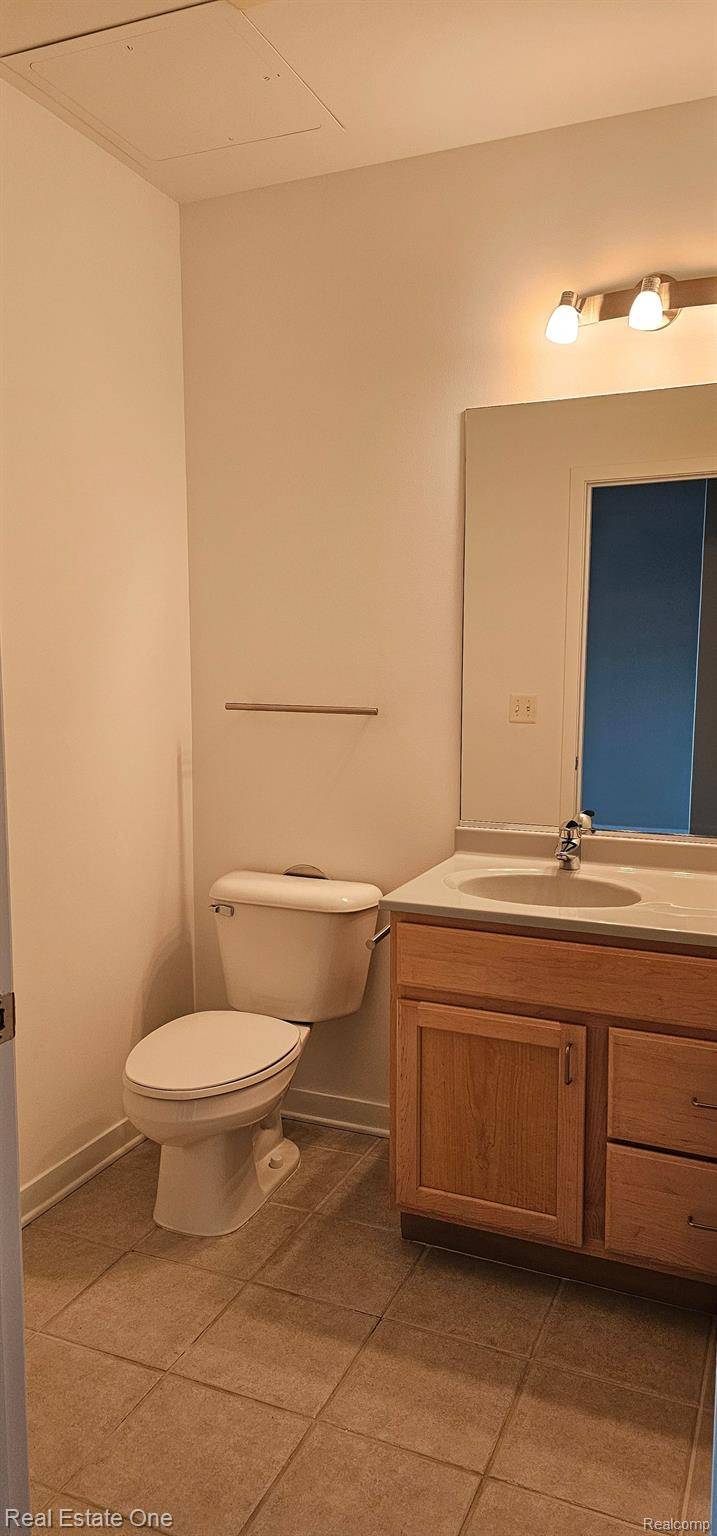 Royal Oak, MI 48067,100 W 5th ST #406