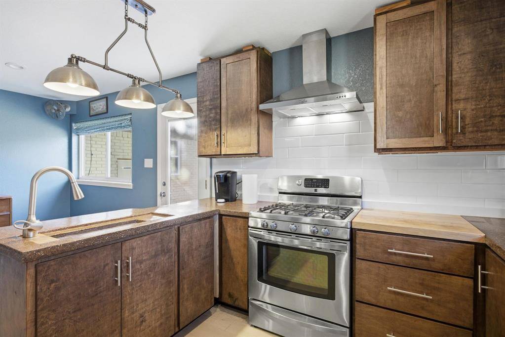 Benbrook, TX 76126,1004 Usher Street