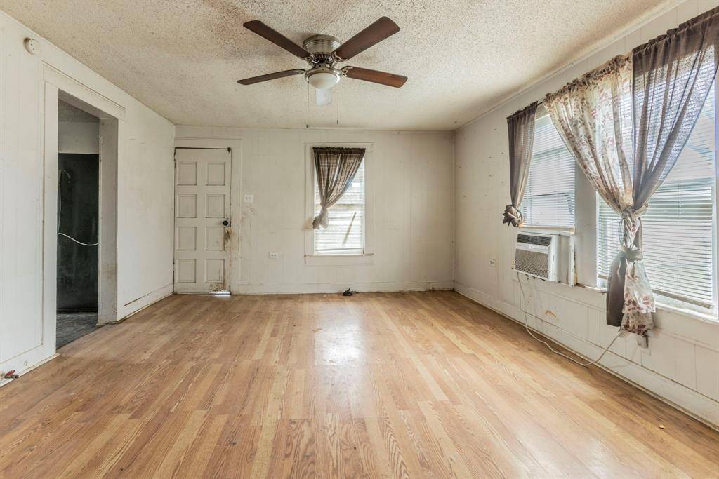 Hewitt, TX 76643,316 E Warren Street