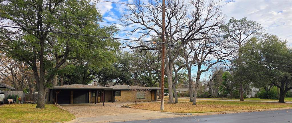 River Oaks, TX 76114,802 Merritt Street