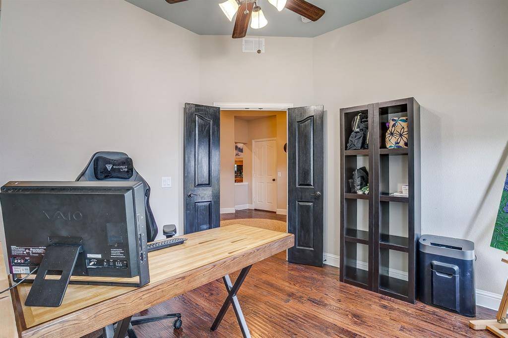 Burleson, TX 76028,976 Tara Drive