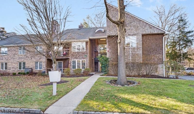 Little Falls Twp., NJ 07424,5 Tulip Cres #1C