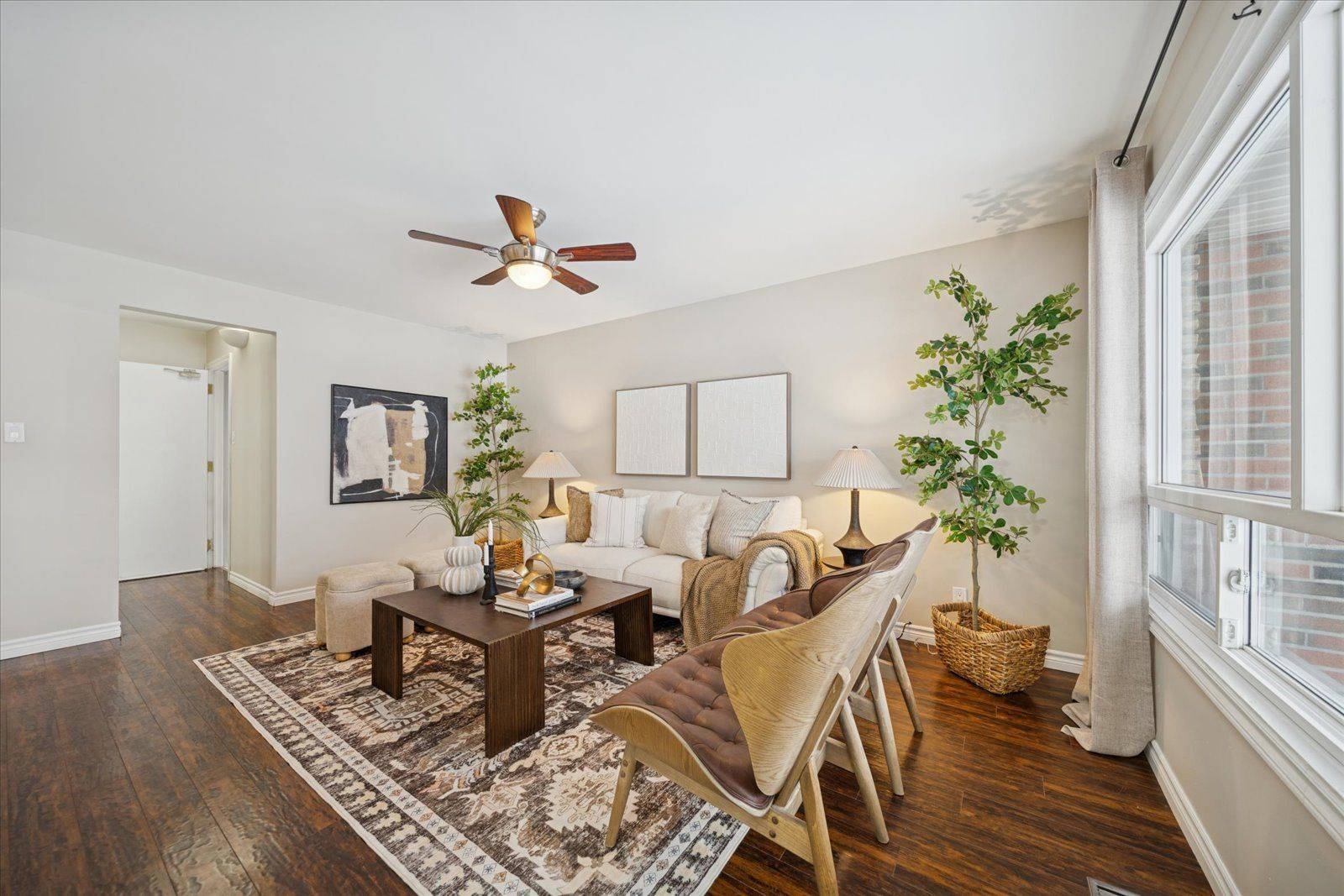 Oshawa, ON L1H 6V4,553 Harmony RD S