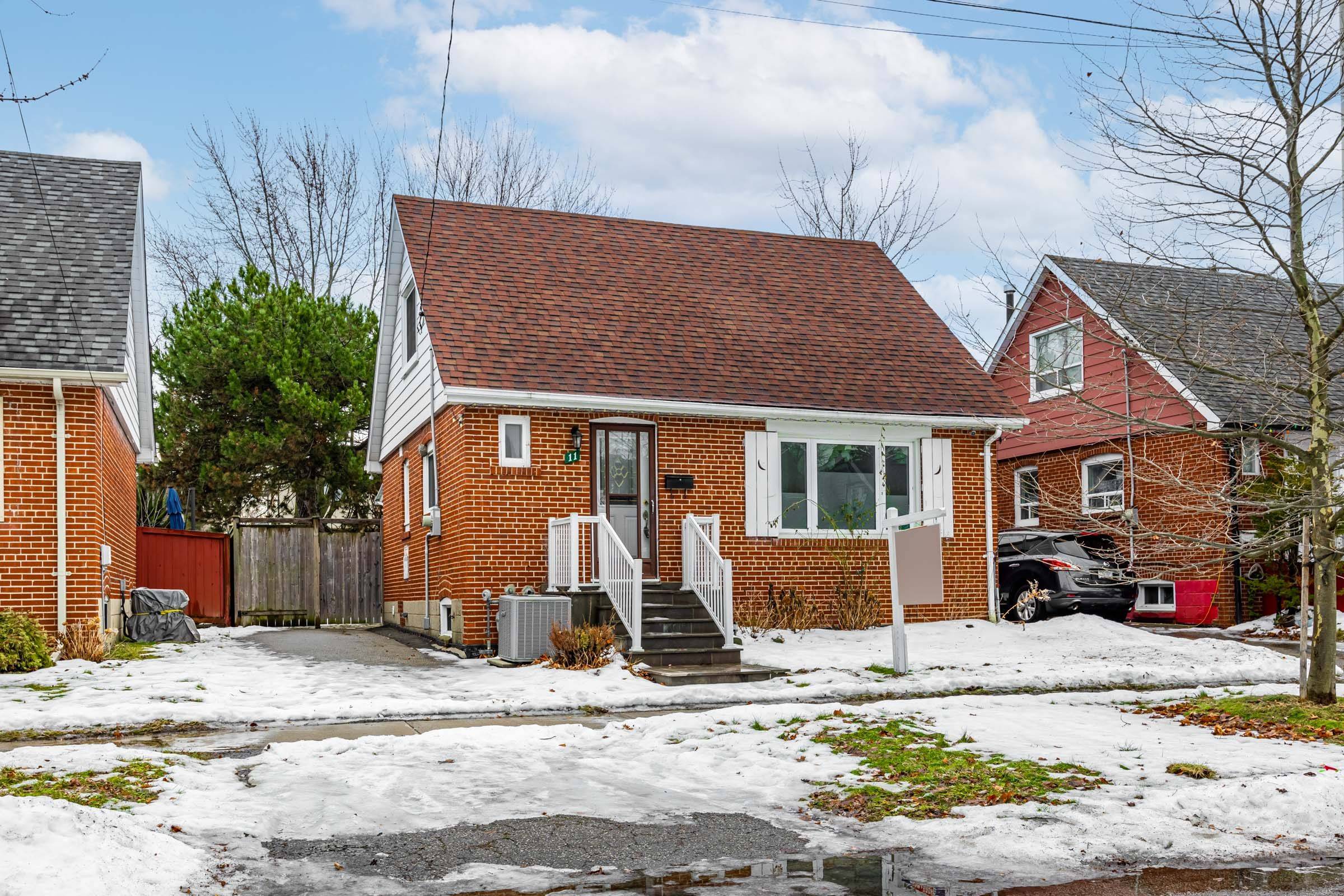 Toronto E04, ON M1L 1Y8,11 Dorine CRES