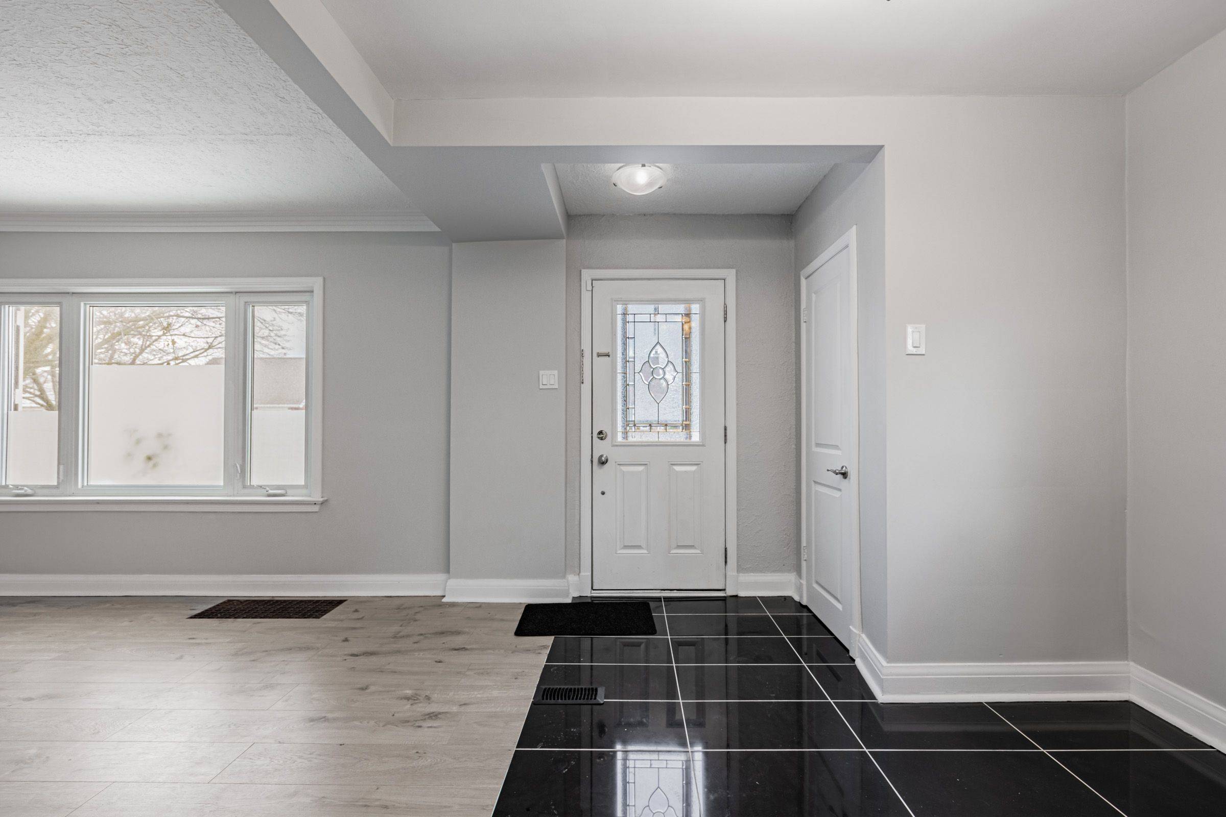 Toronto E04, ON M1L 1Y8,11 Dorine CRES