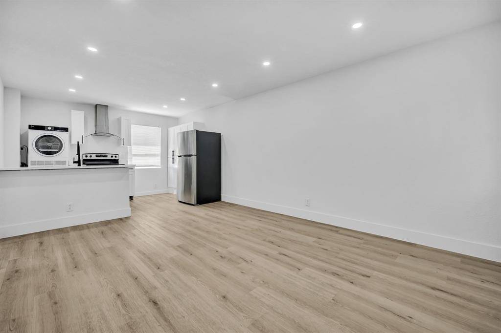 Fort Lauderdale, FL 33304,1015 NE 17th Ave #201