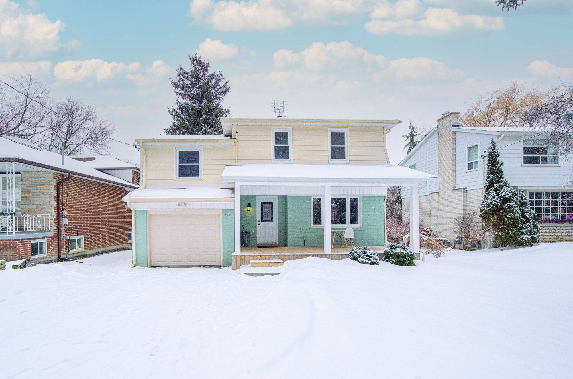 Richmond Hill, ON L4C 3Y8,222 Richmond ST