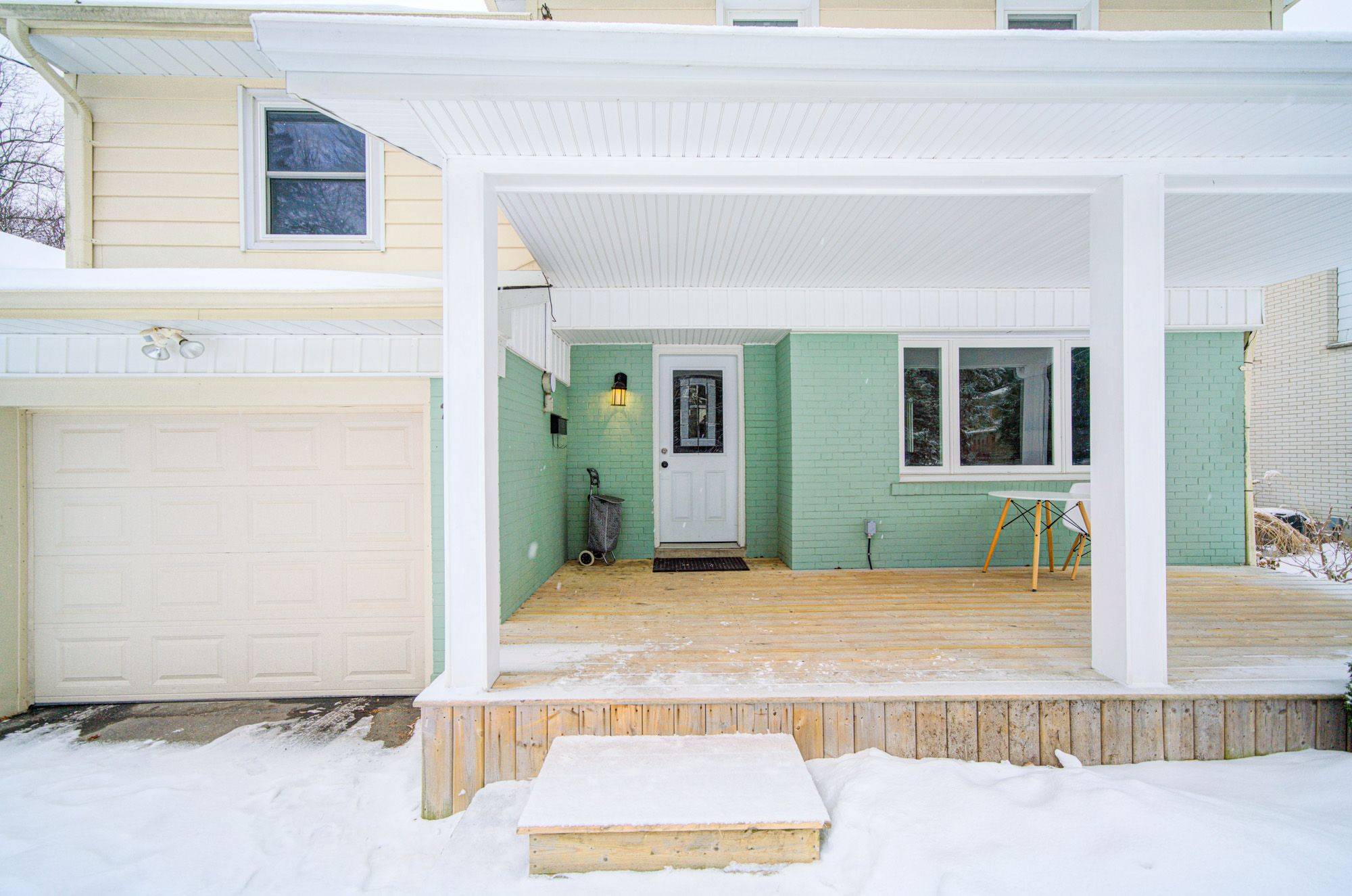 Richmond Hill, ON L4C 3Y8,222 Richmond ST