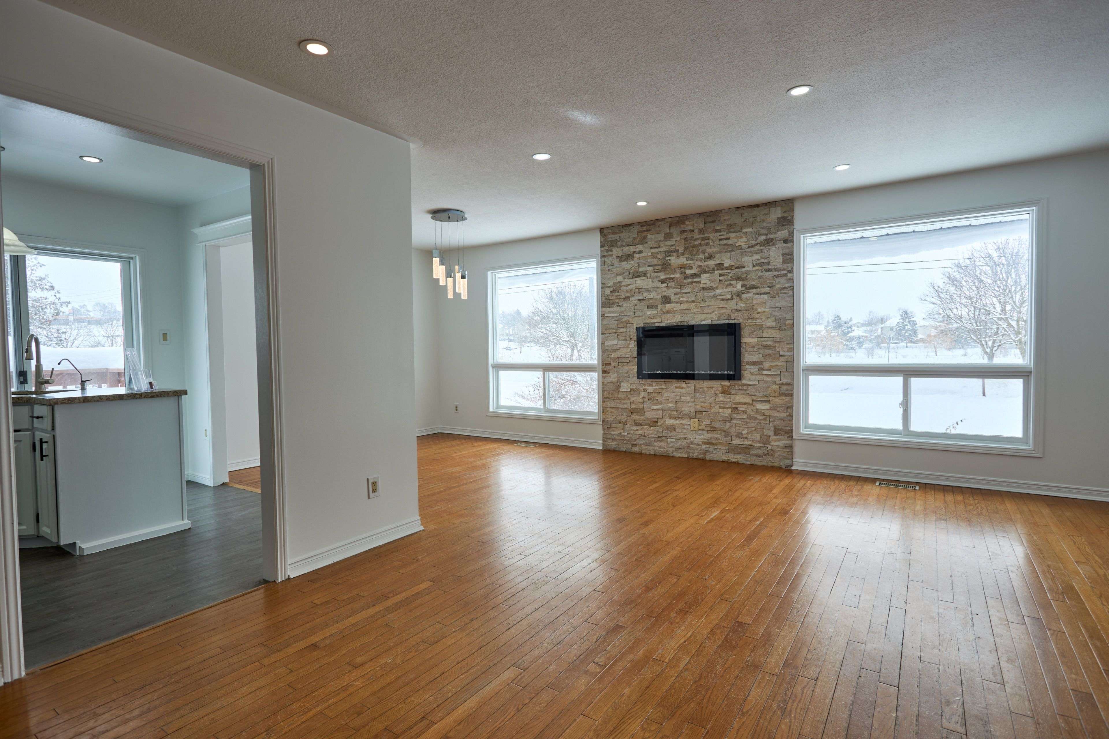 Barrie, ON L4N 2Z6,326 Little AVE