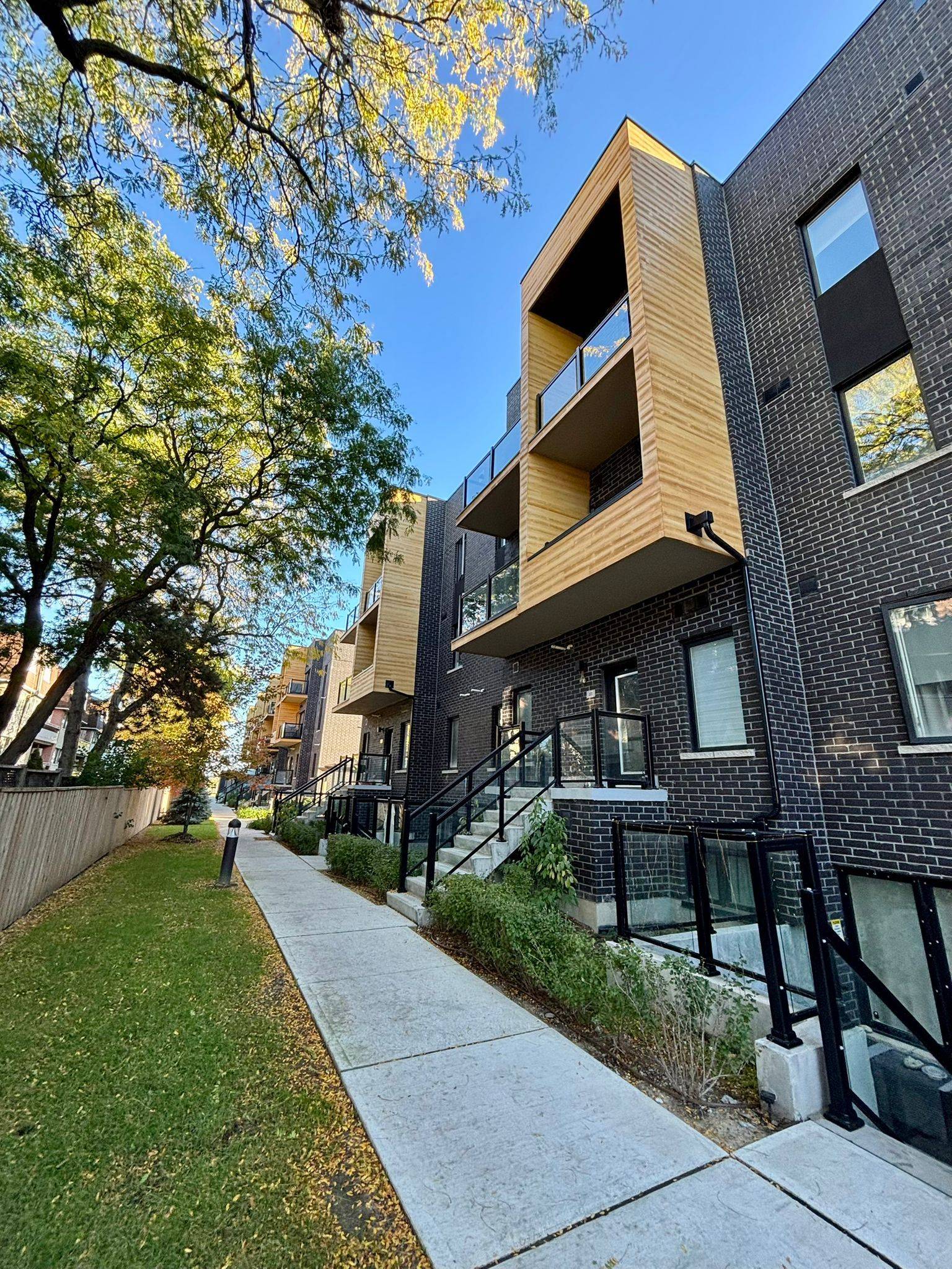 Mississauga, ON L5J 0B6,1165 Journeyman LN #110