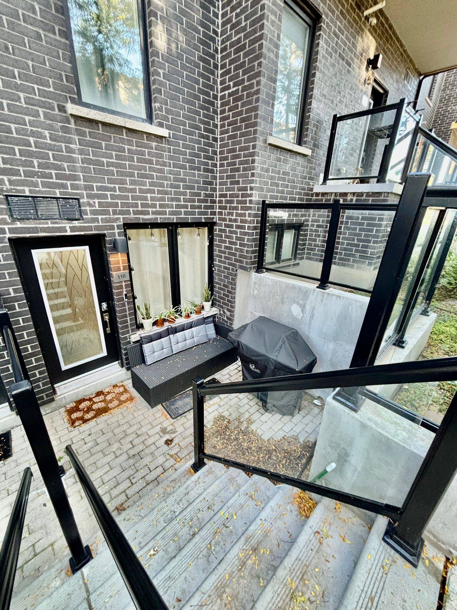 Mississauga, ON L5J 0B6,1165 Journeyman LN #110