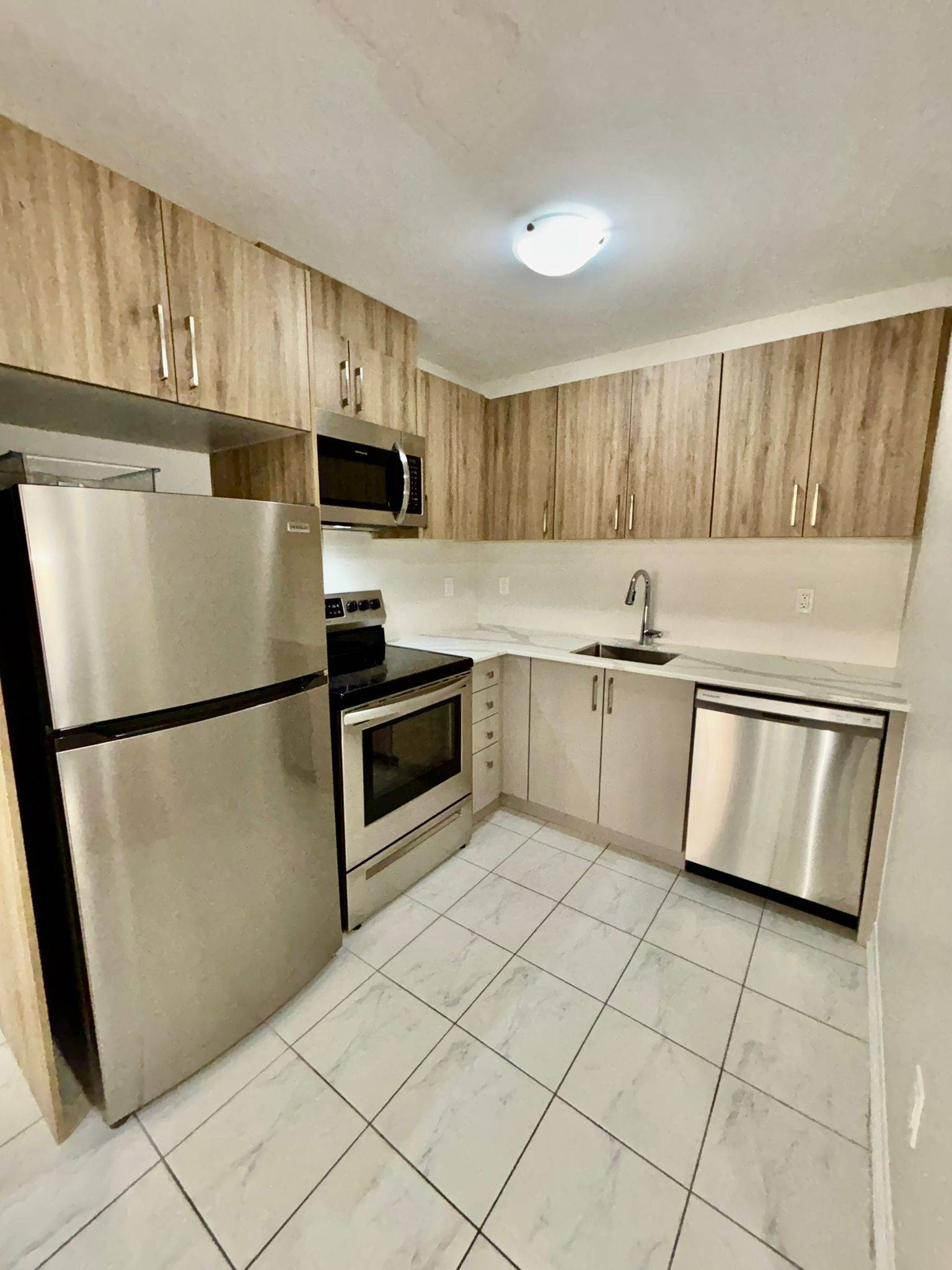 Mississauga, ON L5J 0B6,1165 Journeyman LN #110