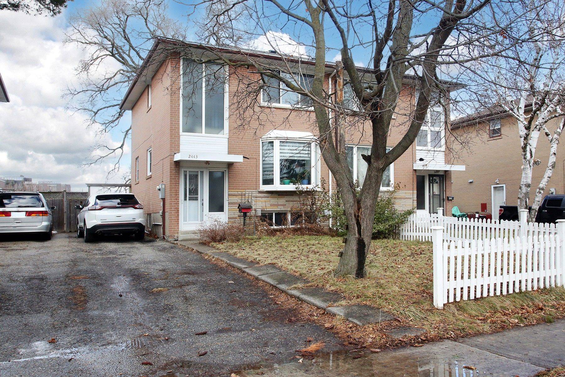 Mississauga, ON L5J 1R4,2443 Brookhurst RD