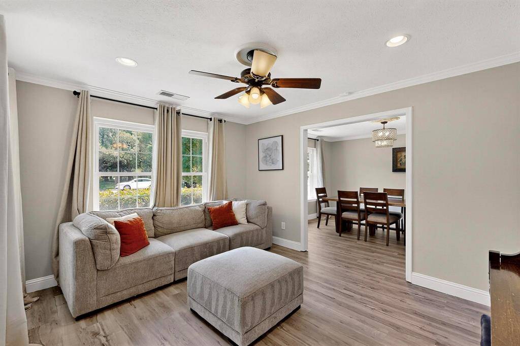 Dallas, TX 75229,11717 Welch Road